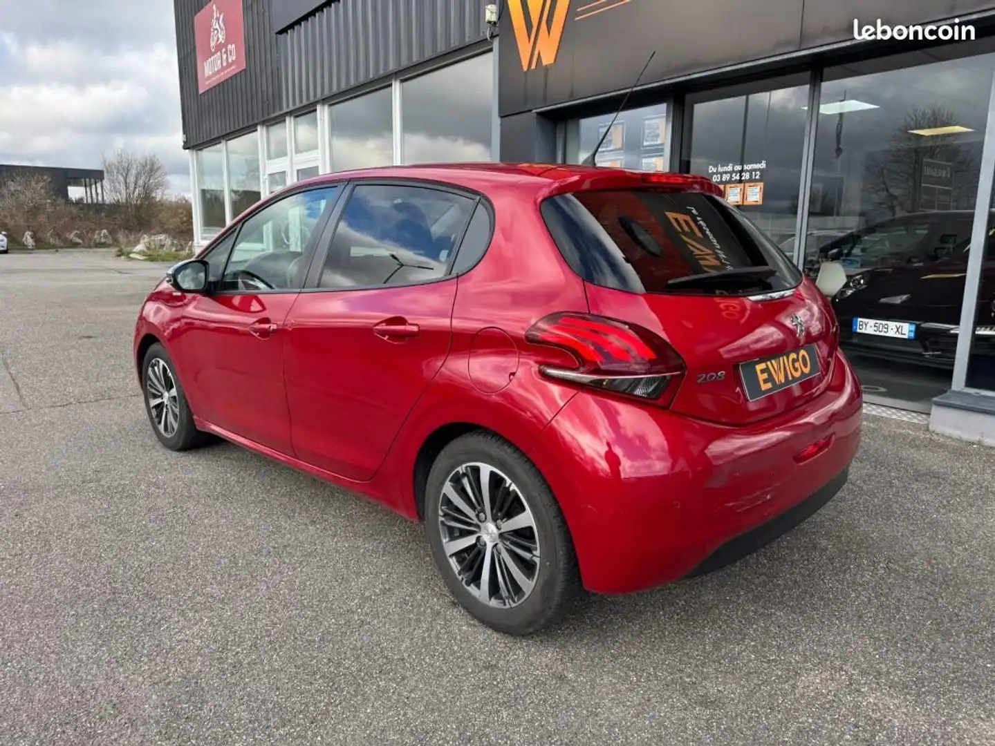 Peugeot 208 1.2 PURETECH 82ch STYLE COURROIE OK Rouge - 2