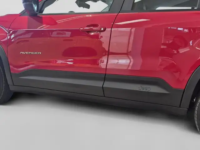 Jeep Avenger view 4