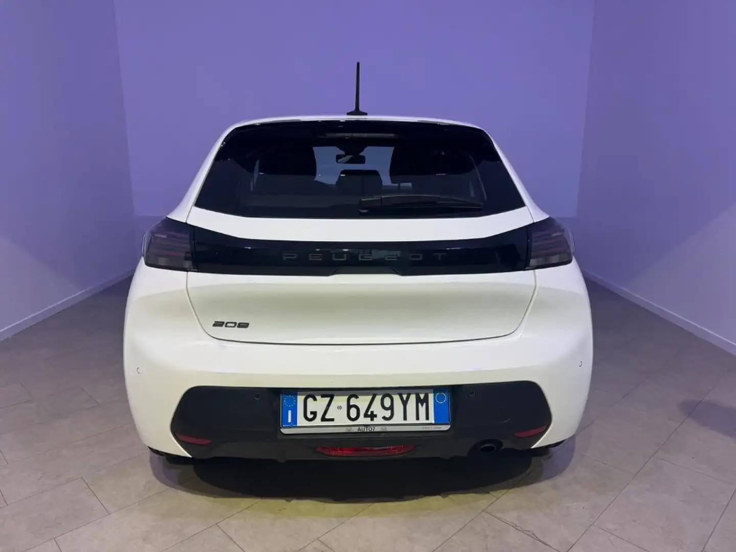 Peugeot 208 PureTech Stop&Start 5 porte Style Bianco - 2