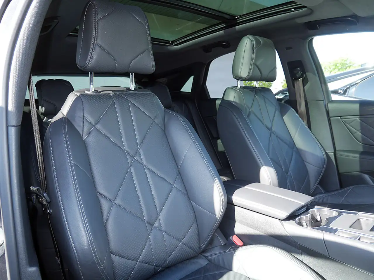 DS 7 Ligne Noire E-Tense 4x4 PANO, миниатюра 15