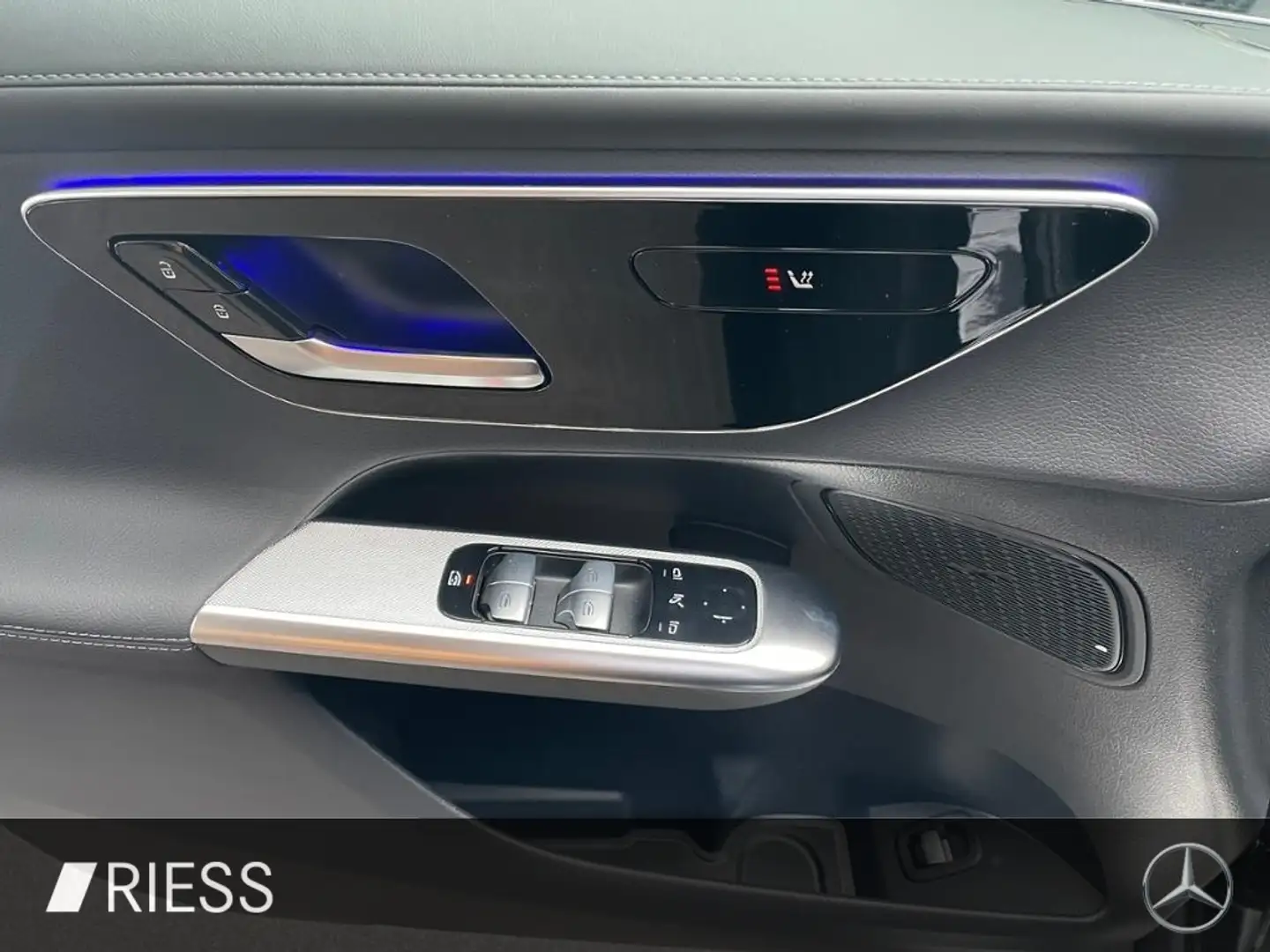 Mercedes-Benz GLC 300 de EQ 4M AMG+AHK+PANO+DIGITAL-LIGHT+DISTRONIC Grijs - 2