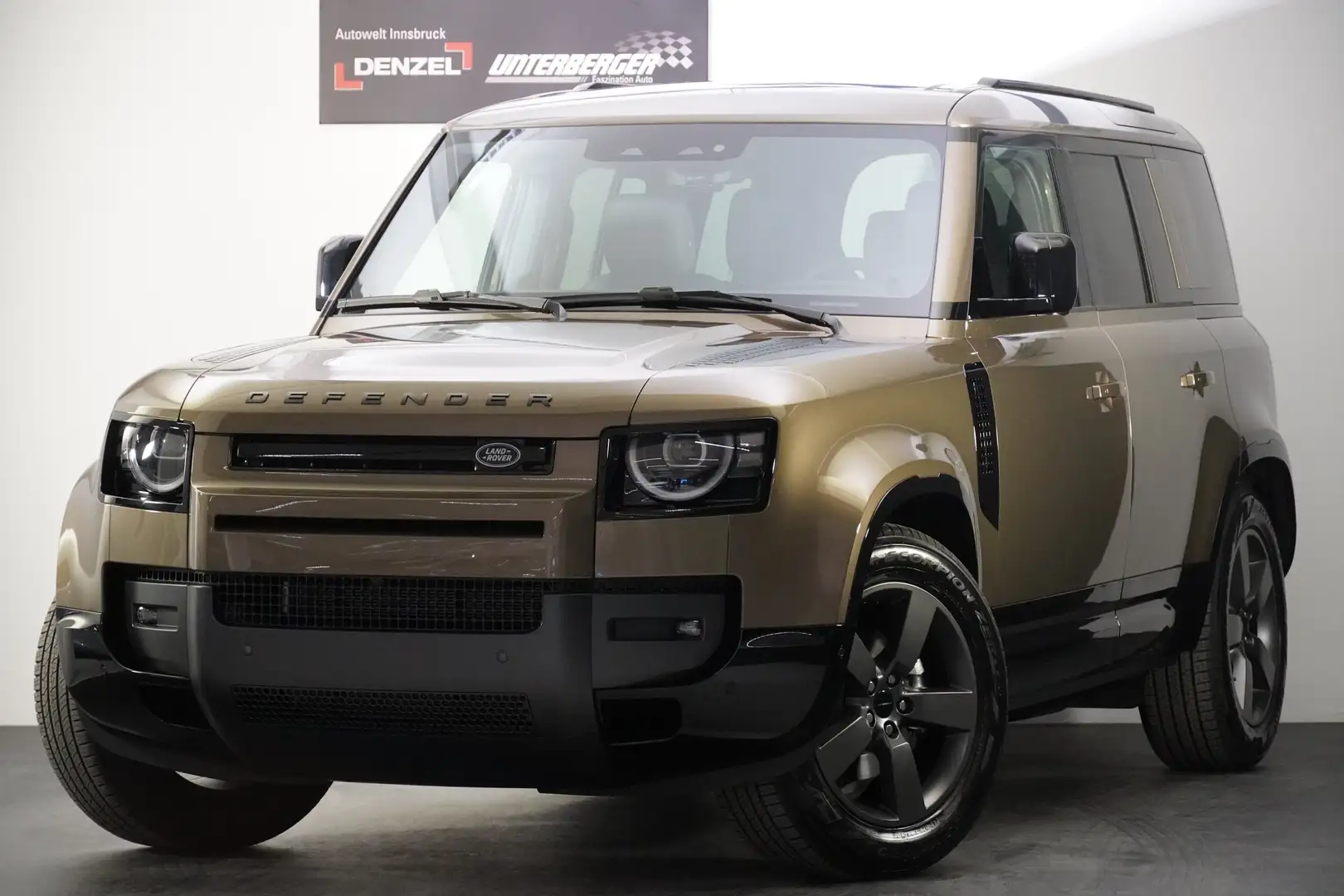 Land Rover Defender 2.0 PHEV X-Dynamic HSE - 2