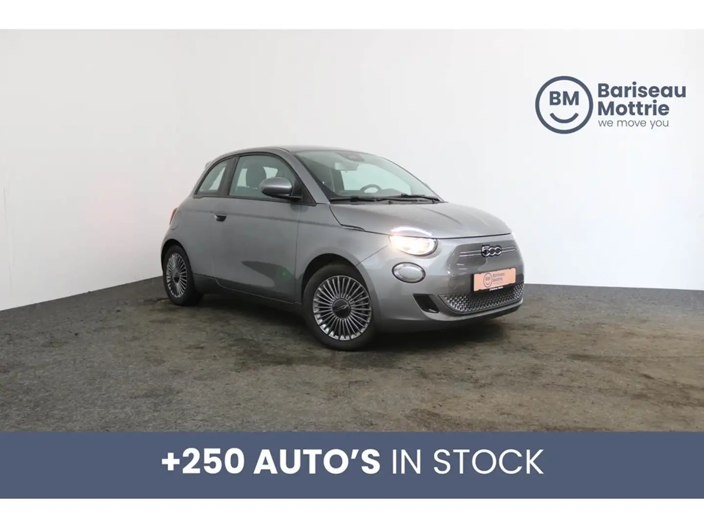 Fiat 500e 42KWH ICON *DAB*GPS*CAMERA*CRUISE CONTROL*KLIMAATR Grijs - 1