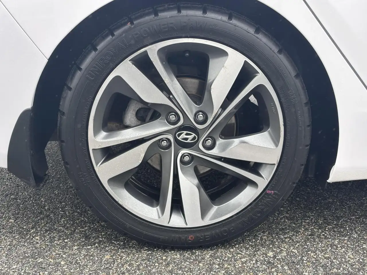 Hyundai ELANTRA снимка Hyundai ELANTRA