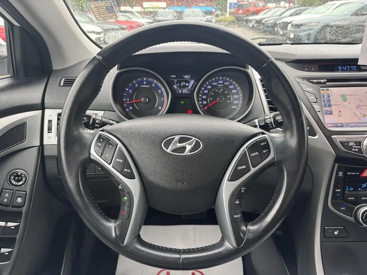 Hyundai ELANTRA снимка Hyundai ELANTRA