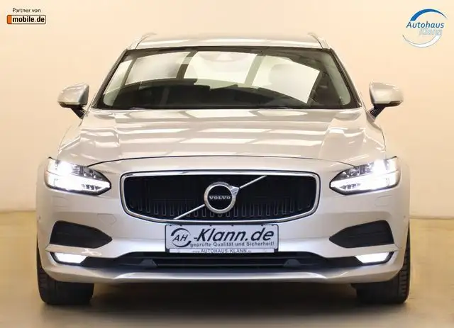 Volvo V90 view 2