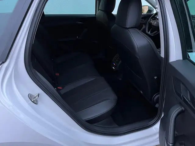 Cupra Leon view 15