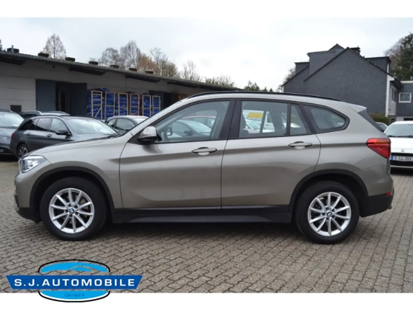 BMW X1 sDrive 18 i Advantage Park-Assistent,Autom Argent - 2