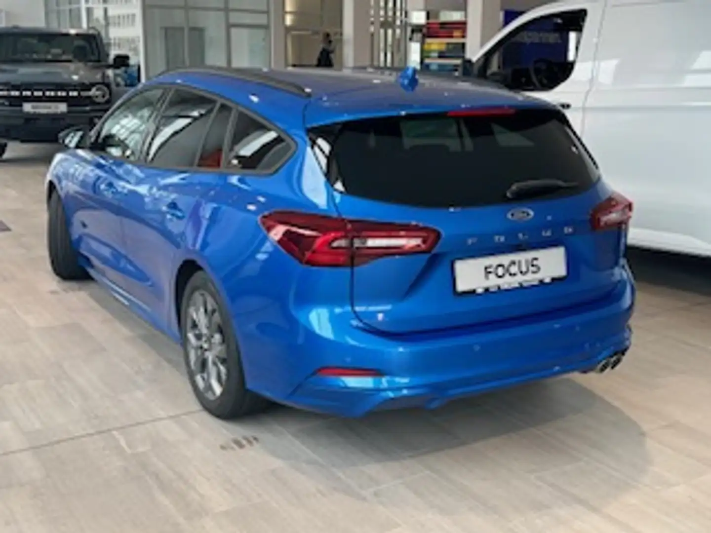Ford Focus Turnier 1.0 EcoBoost Hybrid Aut. ST-LINE X (DEH) Blau - 2