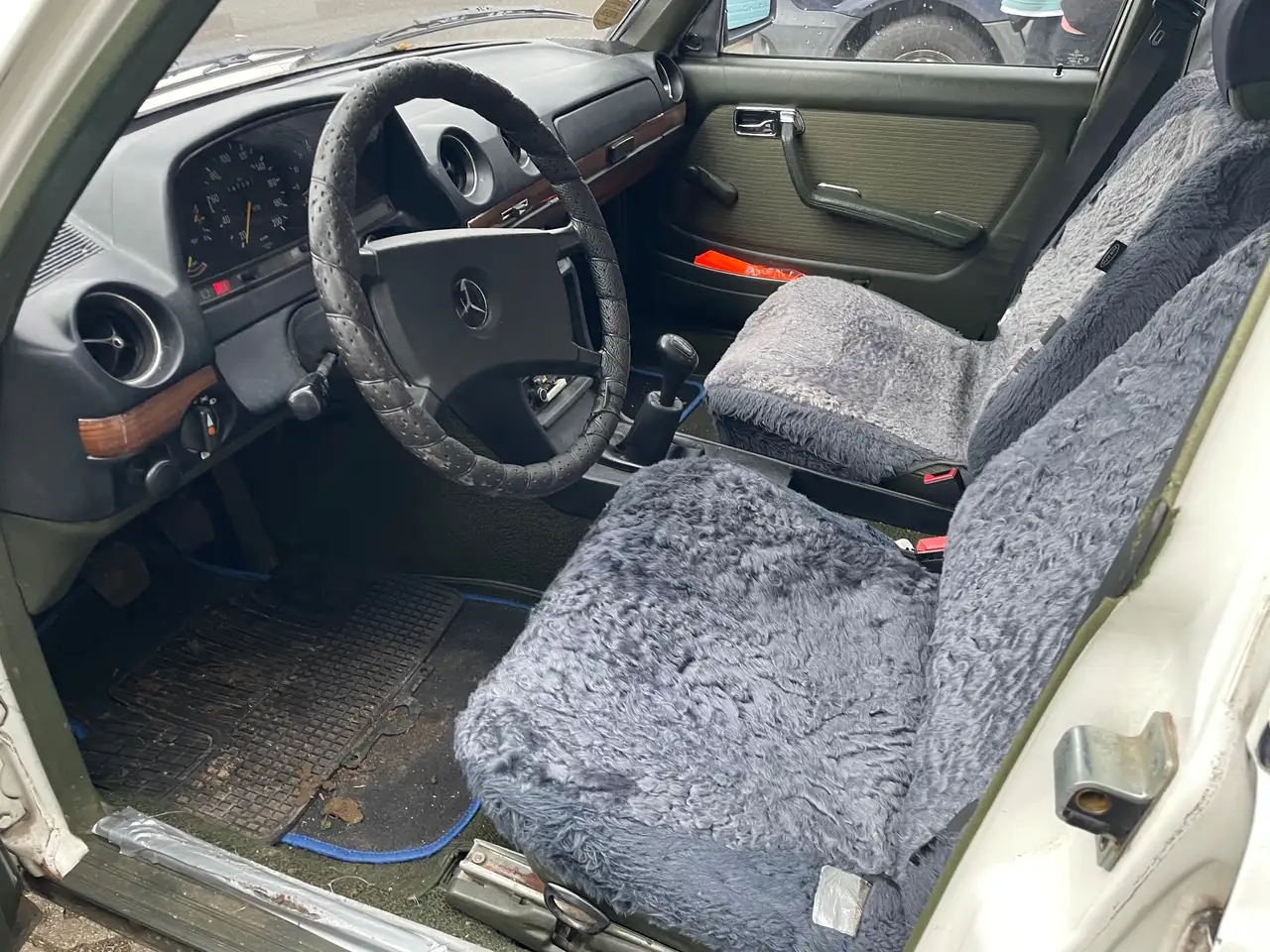 Mercedes-Benz Baureihe 123 200, foto 7