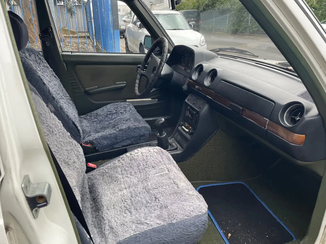 Mercedes-Benz Baureihe 123 200, foto 5