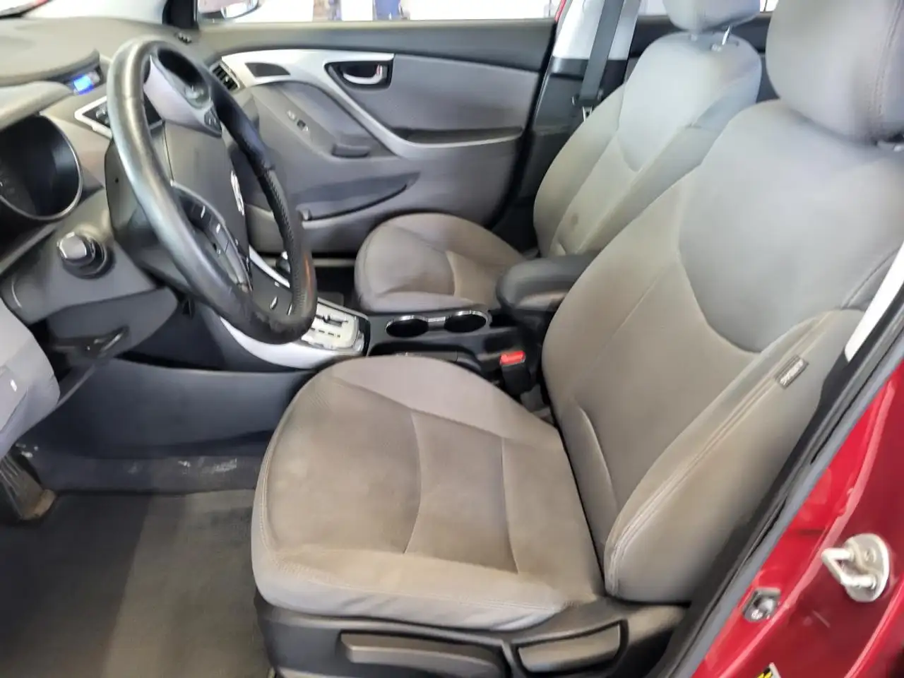 Hyundai ELANTRA снимка Hyundai ELANTRA