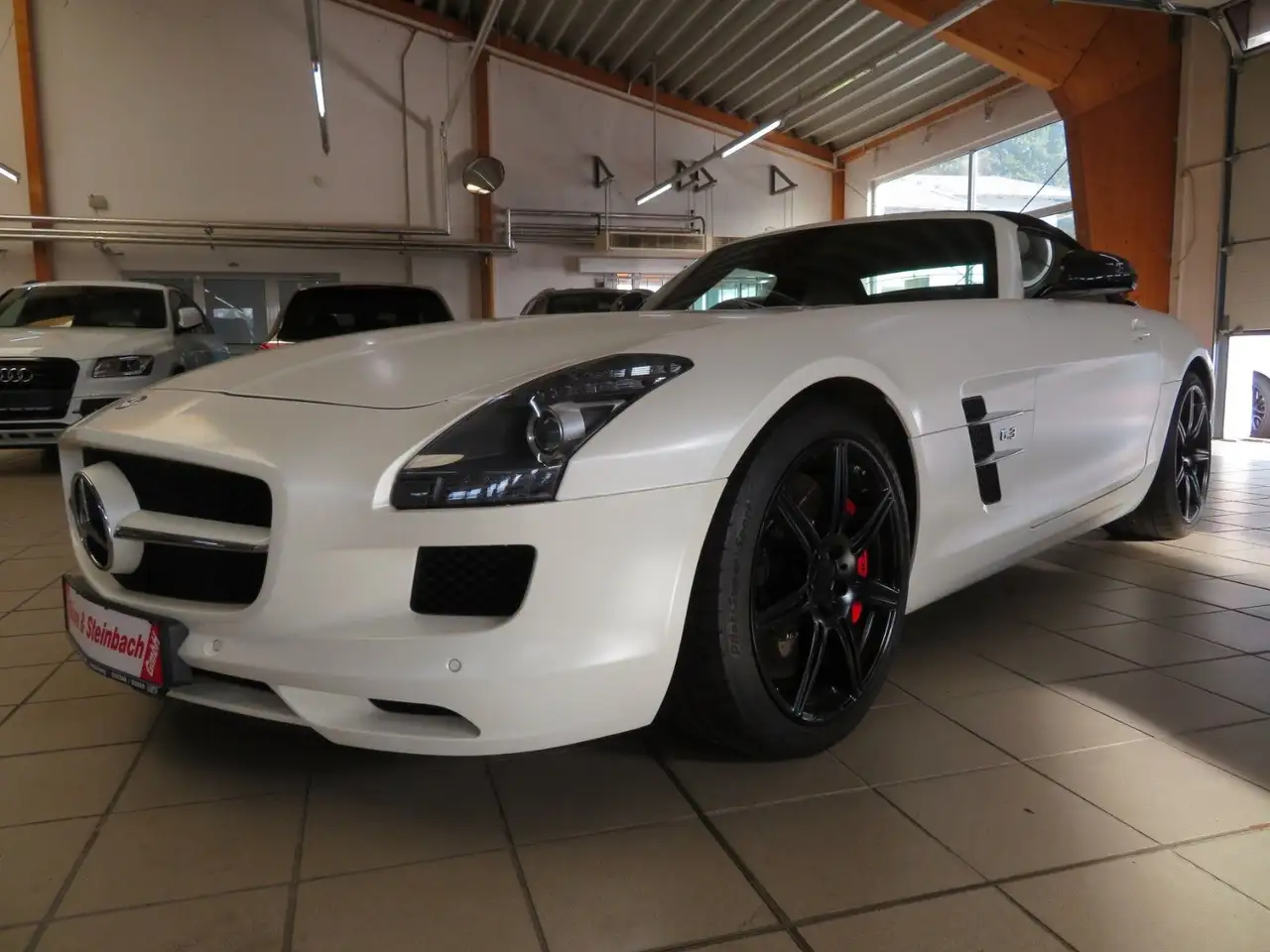 Mercedes-Benz SLS