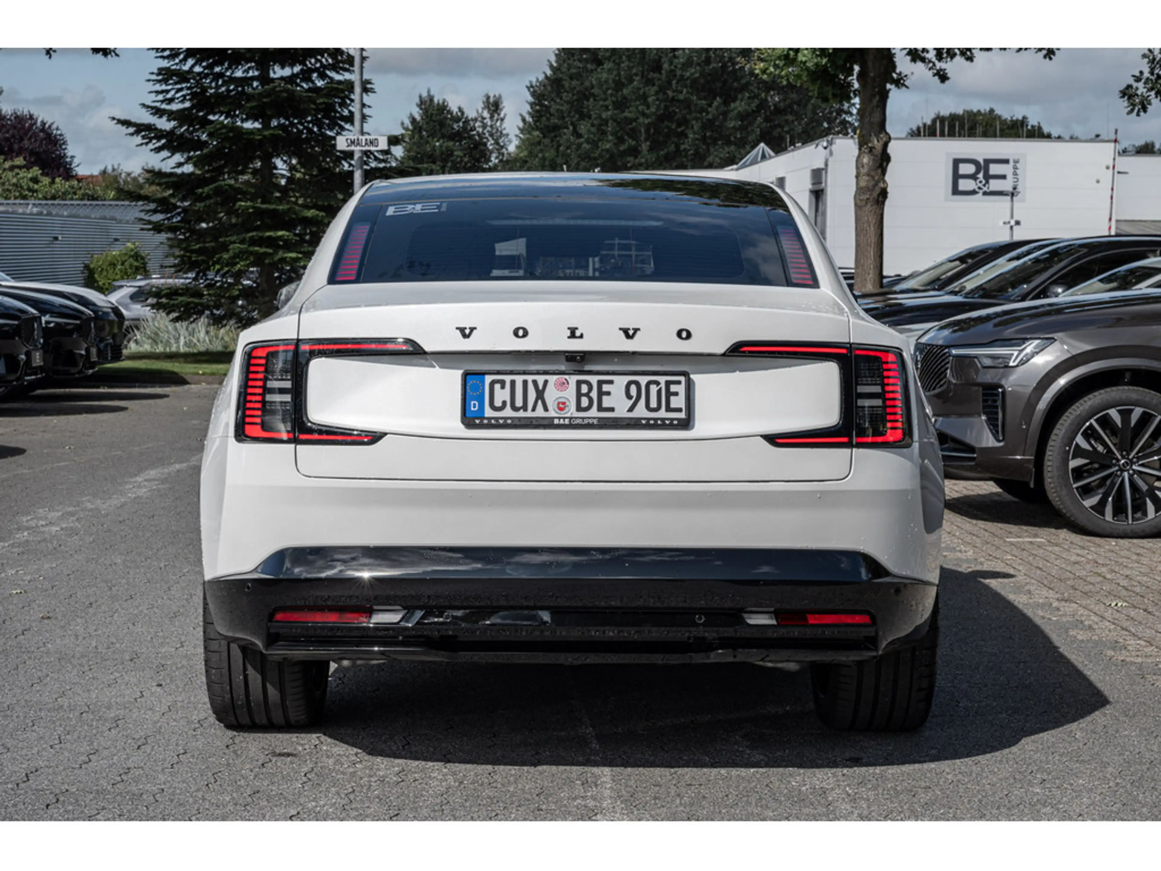 Volvo ES90 Single Motor Extended Range Ultra LED — photo 4