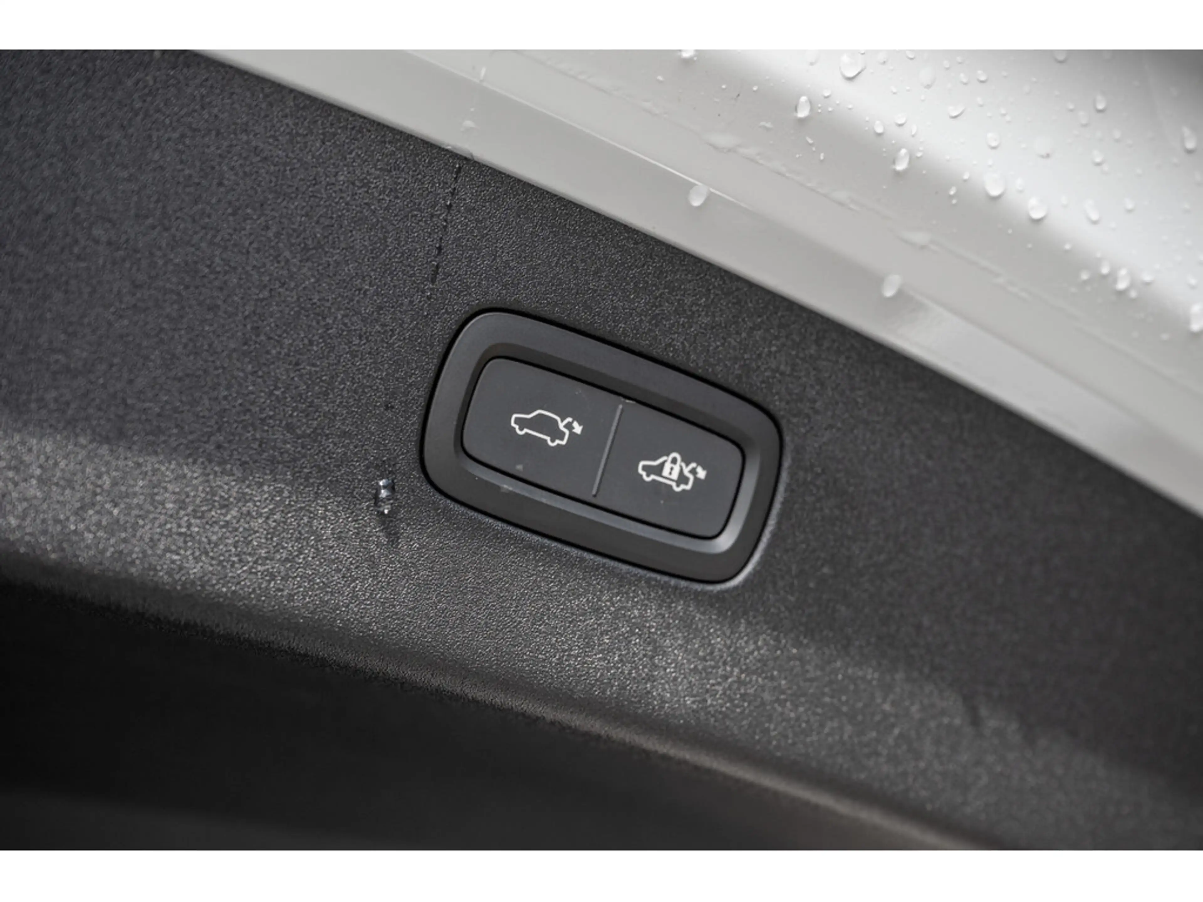 Volvo ES90 Single Motor Extended Range Ultra LED — photo 11