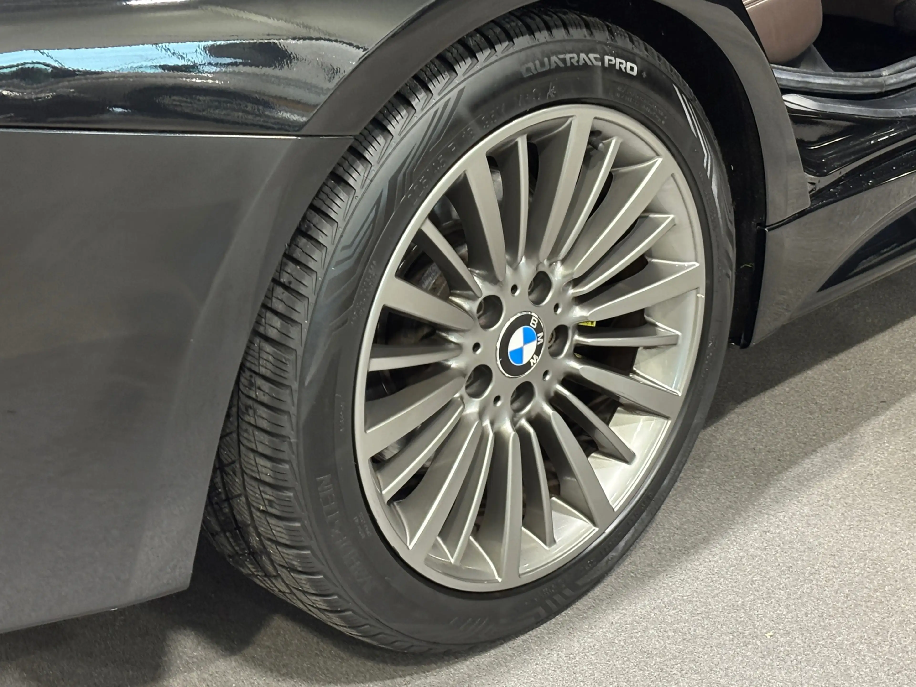 BMW 335 3-serie Touring 335i xDrive High Executive M-pakke — photo 31
