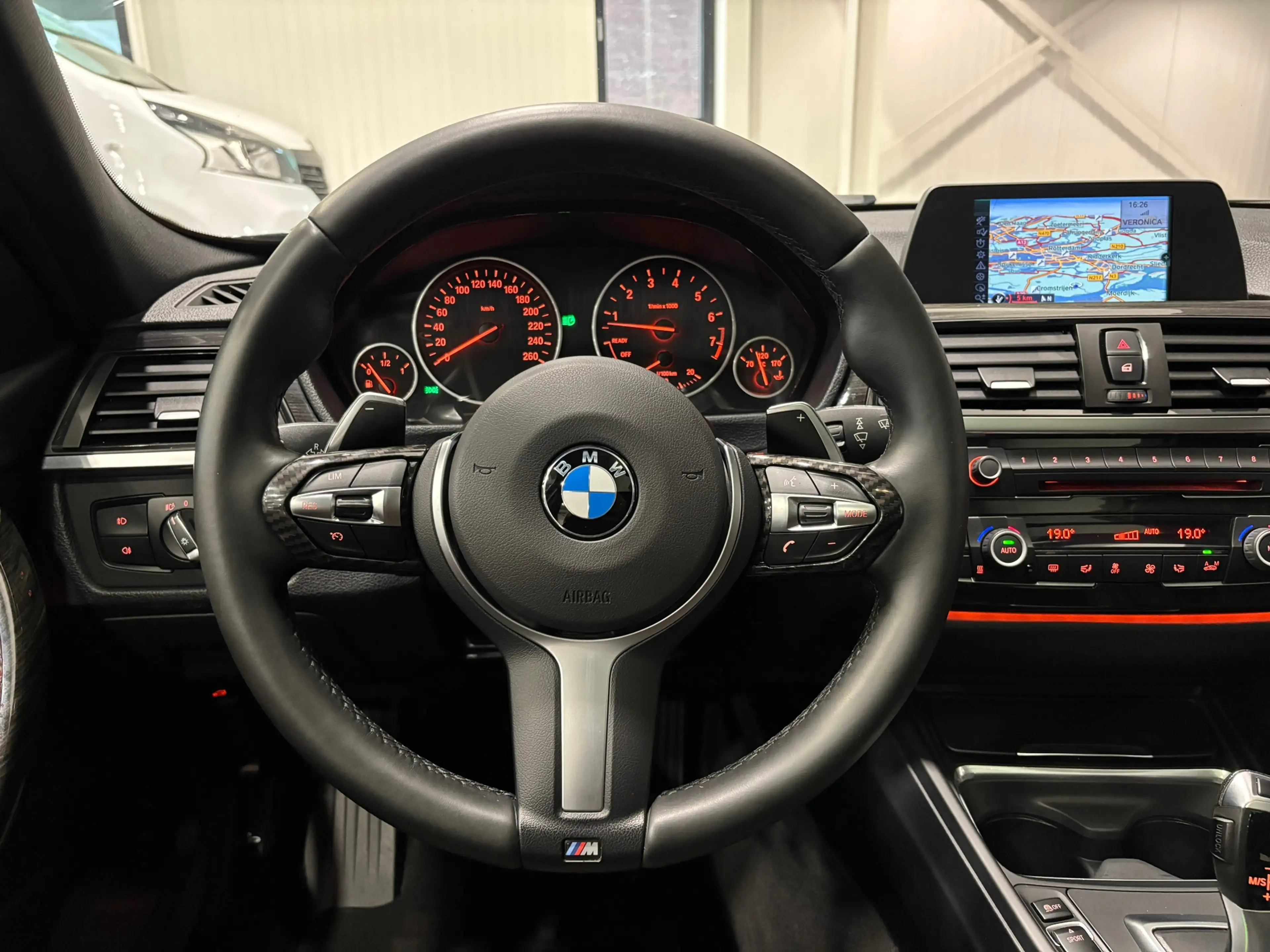 BMW 335 3-serie Touring 335i xDrive High Executive M-pakke — photo 14