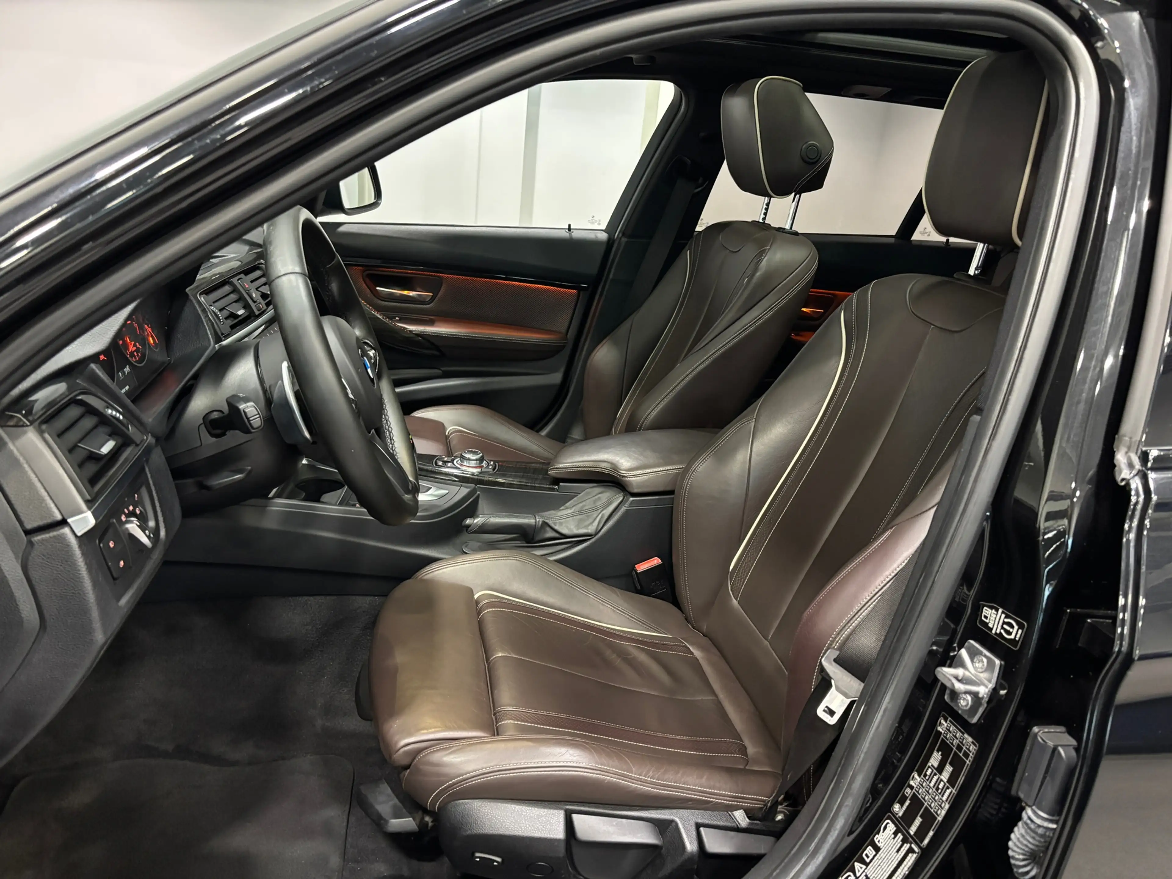 BMW 335 3-serie Touring 335i xDrive High Executive M-pakke — photo 4