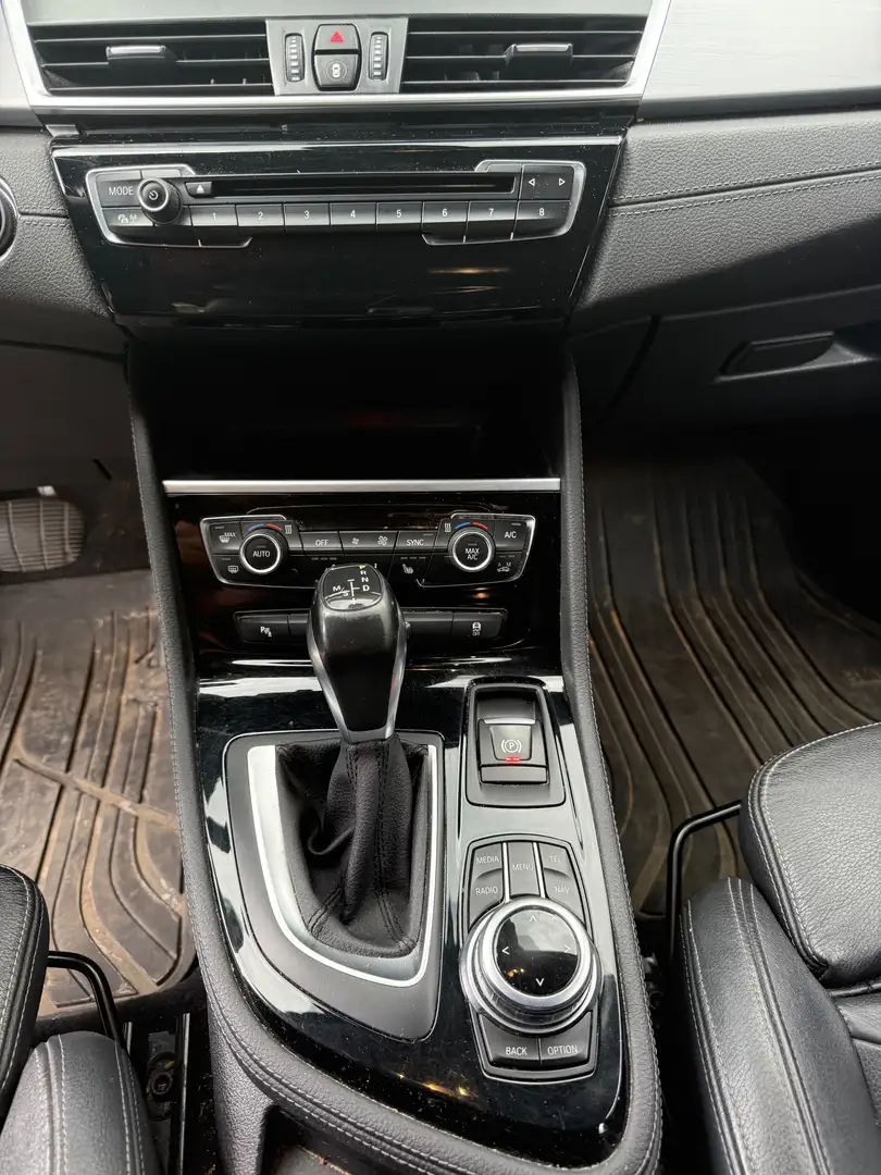 BMW 220 220d xDrive Gran Tourer Aut. Grau - 2