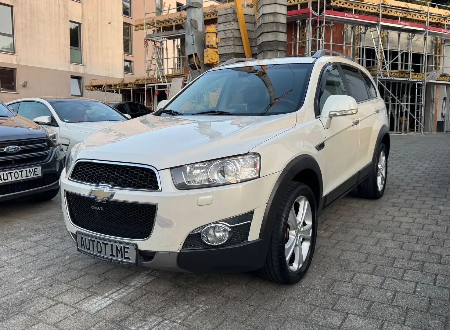 Chevrolet Captiva -Automatik-Navi+TV-AHK-ESD-7-Sitze! Bianco - 1