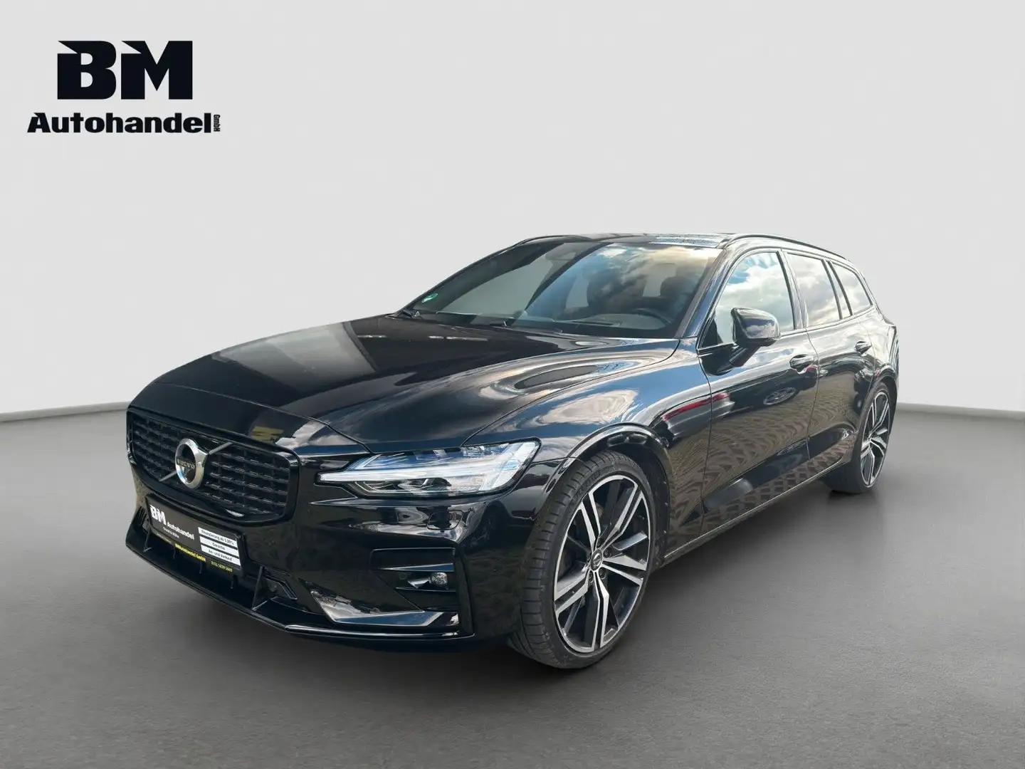 Volvo V60 Kombi R Design AWD,360*,Carplay,LED,Pano,H-K Schwarz - 1