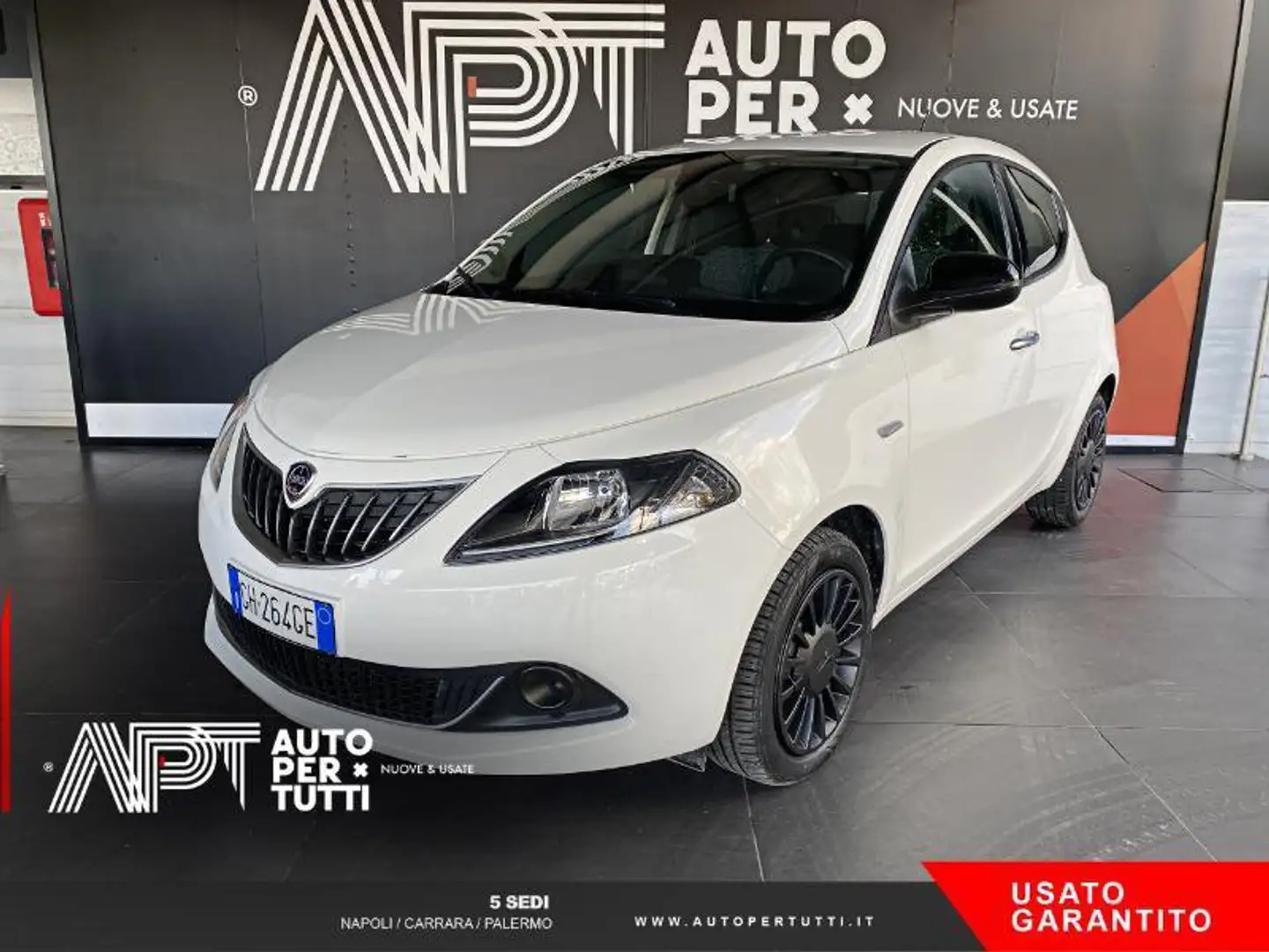 Lancia Ypsilon Ypsilon 1.0 firefly hybrid Silver s&s 70cv Wit - 1