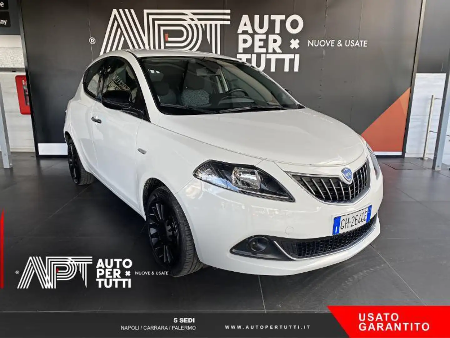 Lancia Ypsilon Ypsilon 1.0 firefly hybrid Silver s&s 70cv Wit - 2