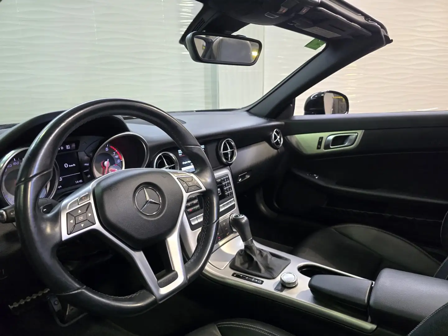 Mercedes-Benz SLK 200 BE 7G Plus Schwarz - 2