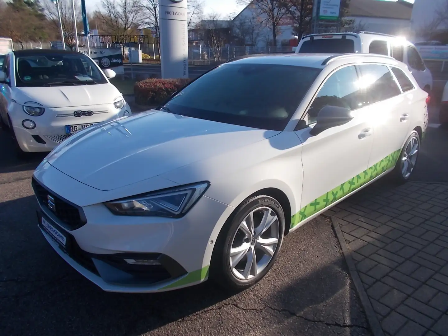 SEAT Leon Sportstourer FR 2.0 TDI DSG Weiß - 1
