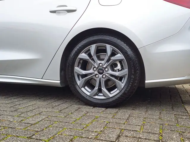 Ford Focus view 9