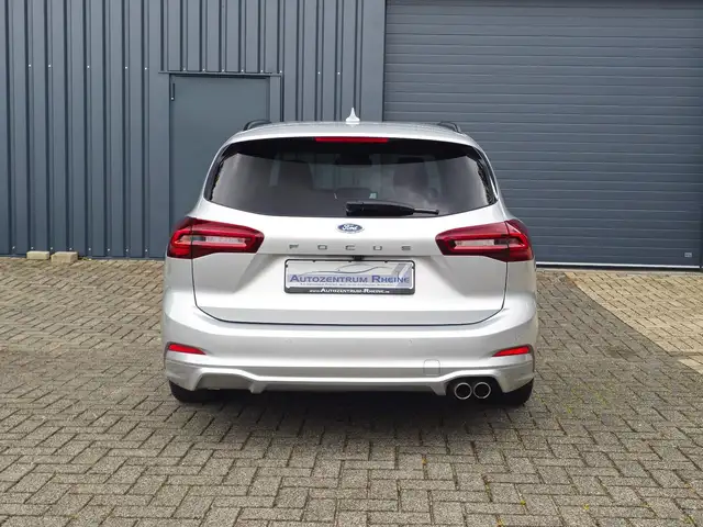 Ford Focus view 6