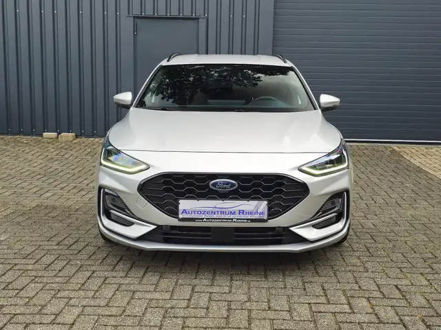 Ford Focus view 2