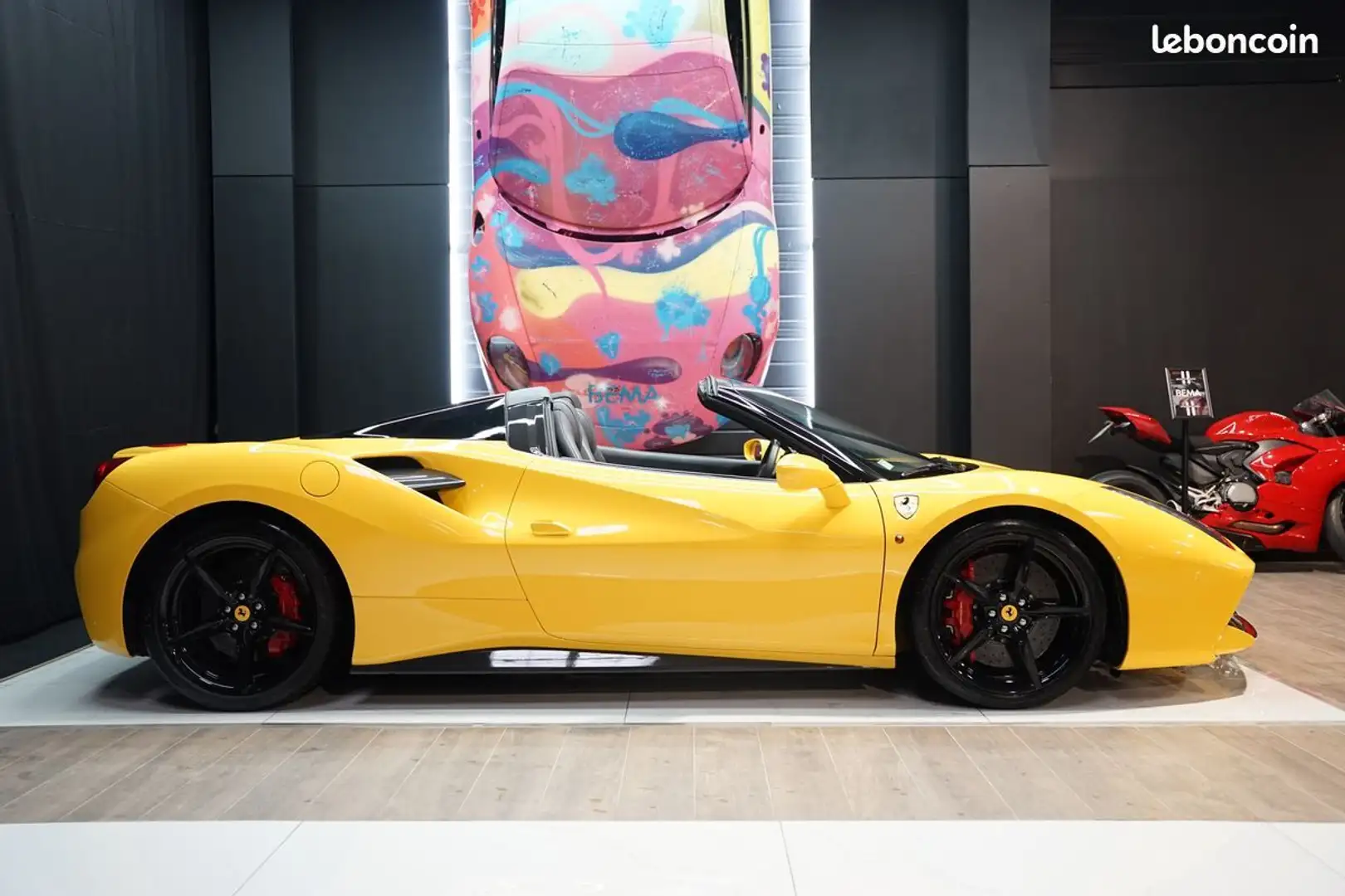 Ferrari 488 V8 3.9L BITURBO 670CH | Malus payé Origine France Full Carbone Ecussons scuderia Passenger display À partir de 2480-mois Jaune - 2