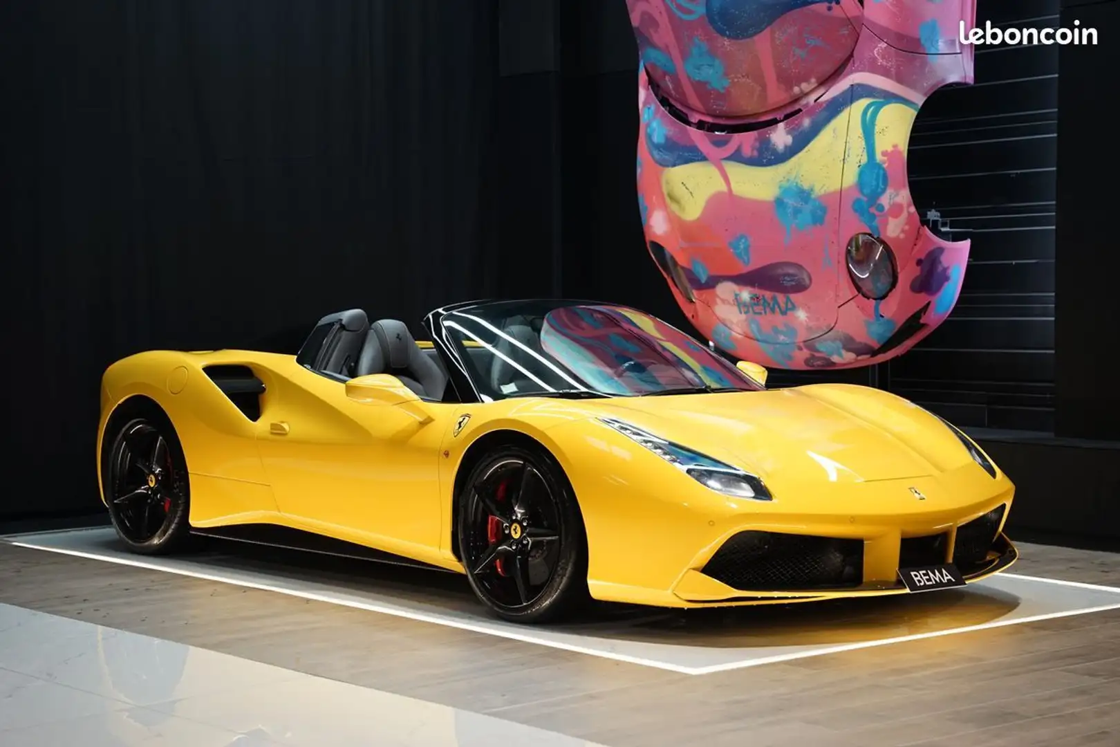 Ferrari 488 V8 3.9L BITURBO 670CH | Malus payé Origine France Full Carbone Ecussons scuderia Passenger display À partir de 2480-mois Jaune - 1