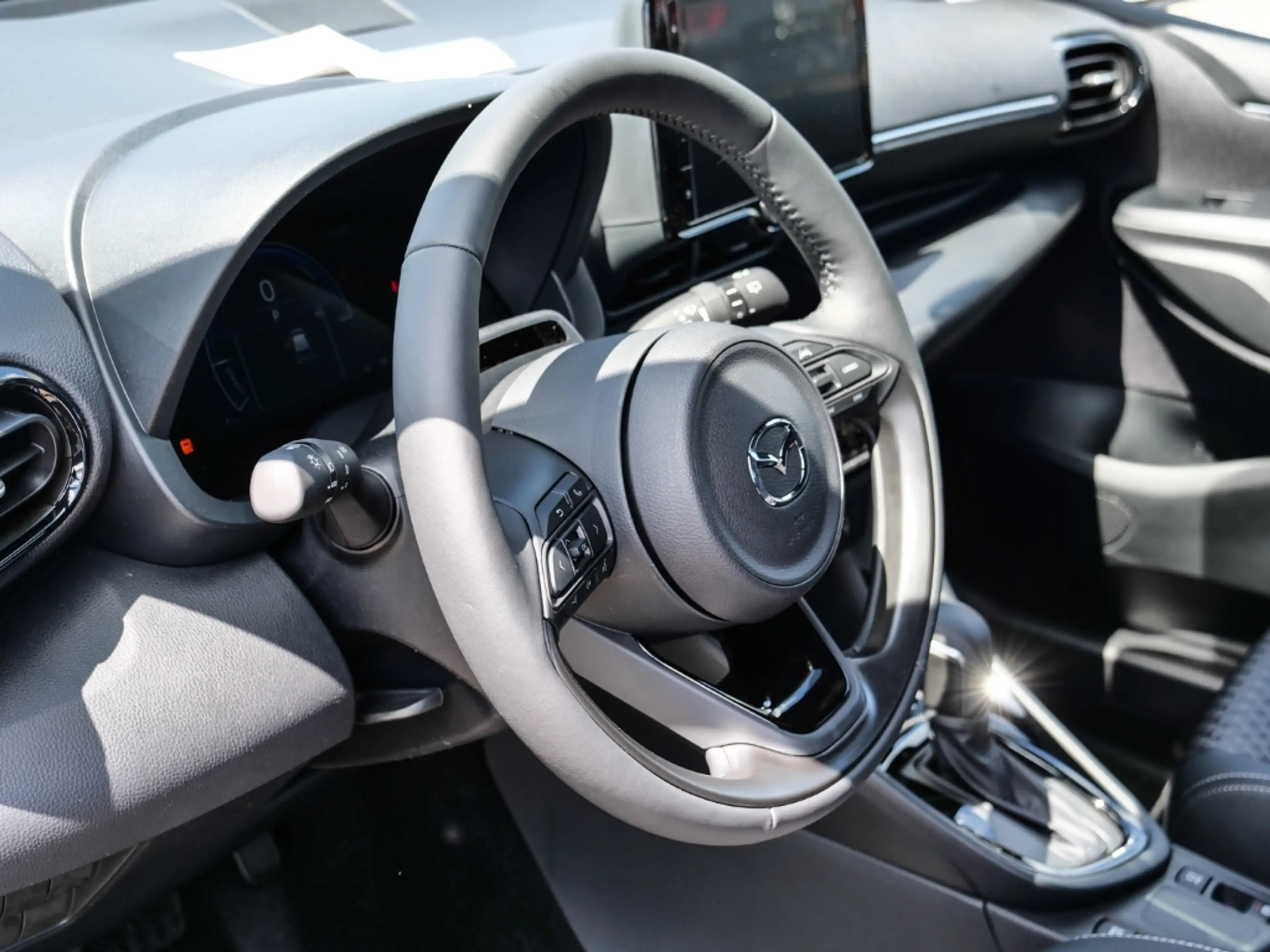 Mazda 2 Homura 1.5L VVT-i 116 PS CVT FWD LEDER — photo 5