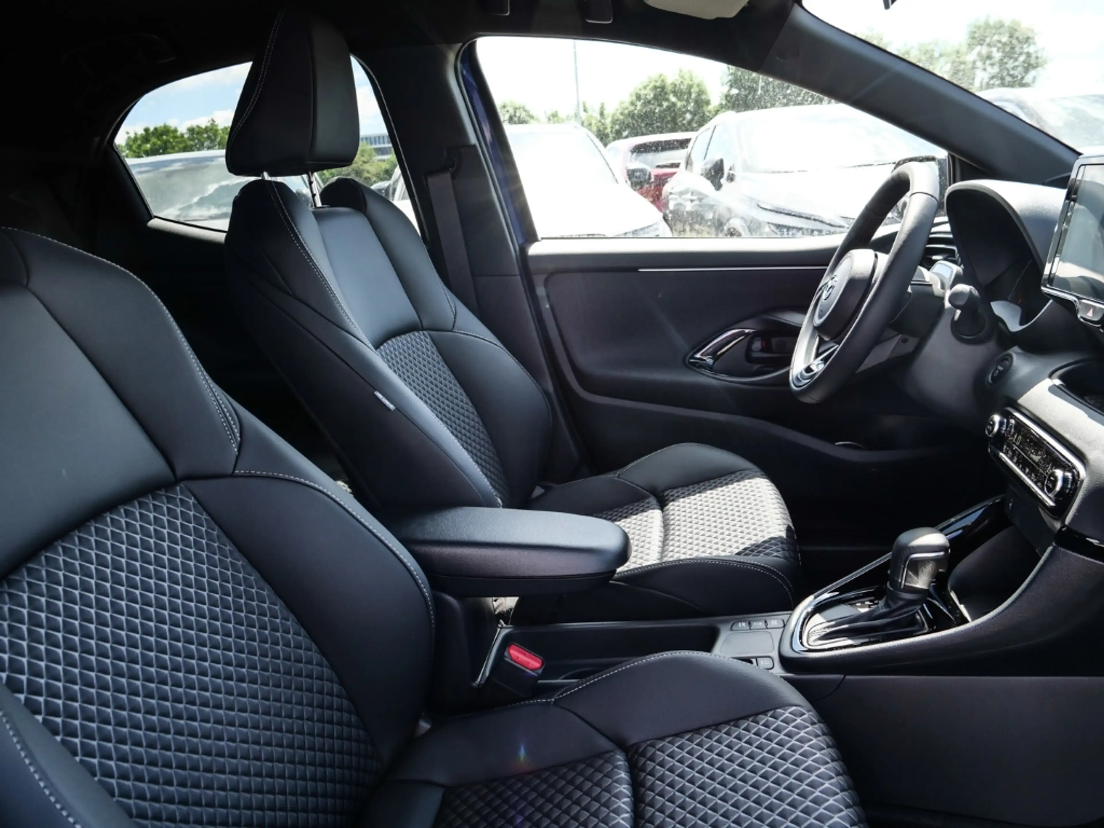 Mazda 2 Homura 1.5L VVT-i 116 PS CVT FWD LEDER — photo 13