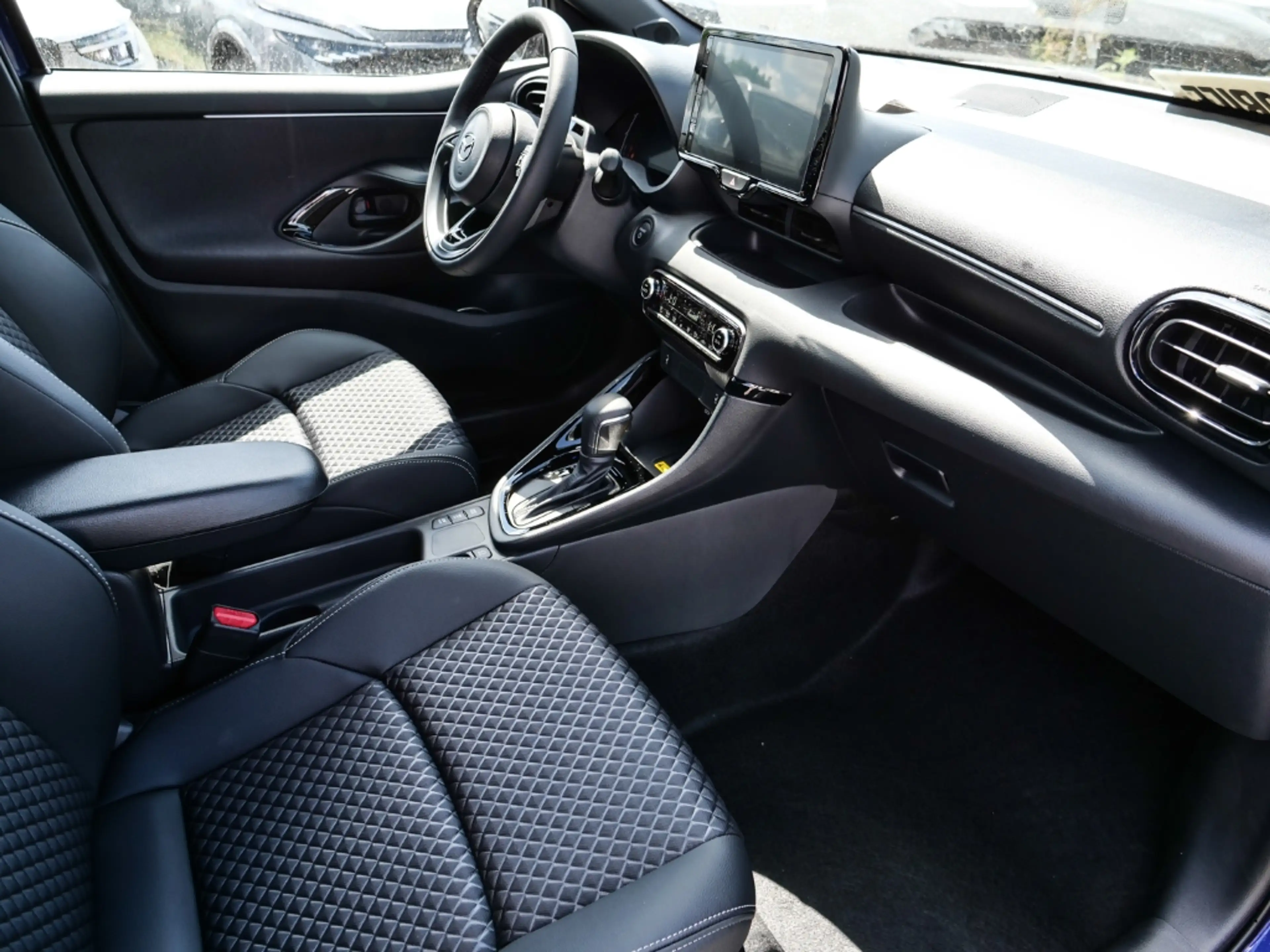 Mazda 2 Homura 1.5L VVT-i 116 PS CVT FWD LEDER — photo 12