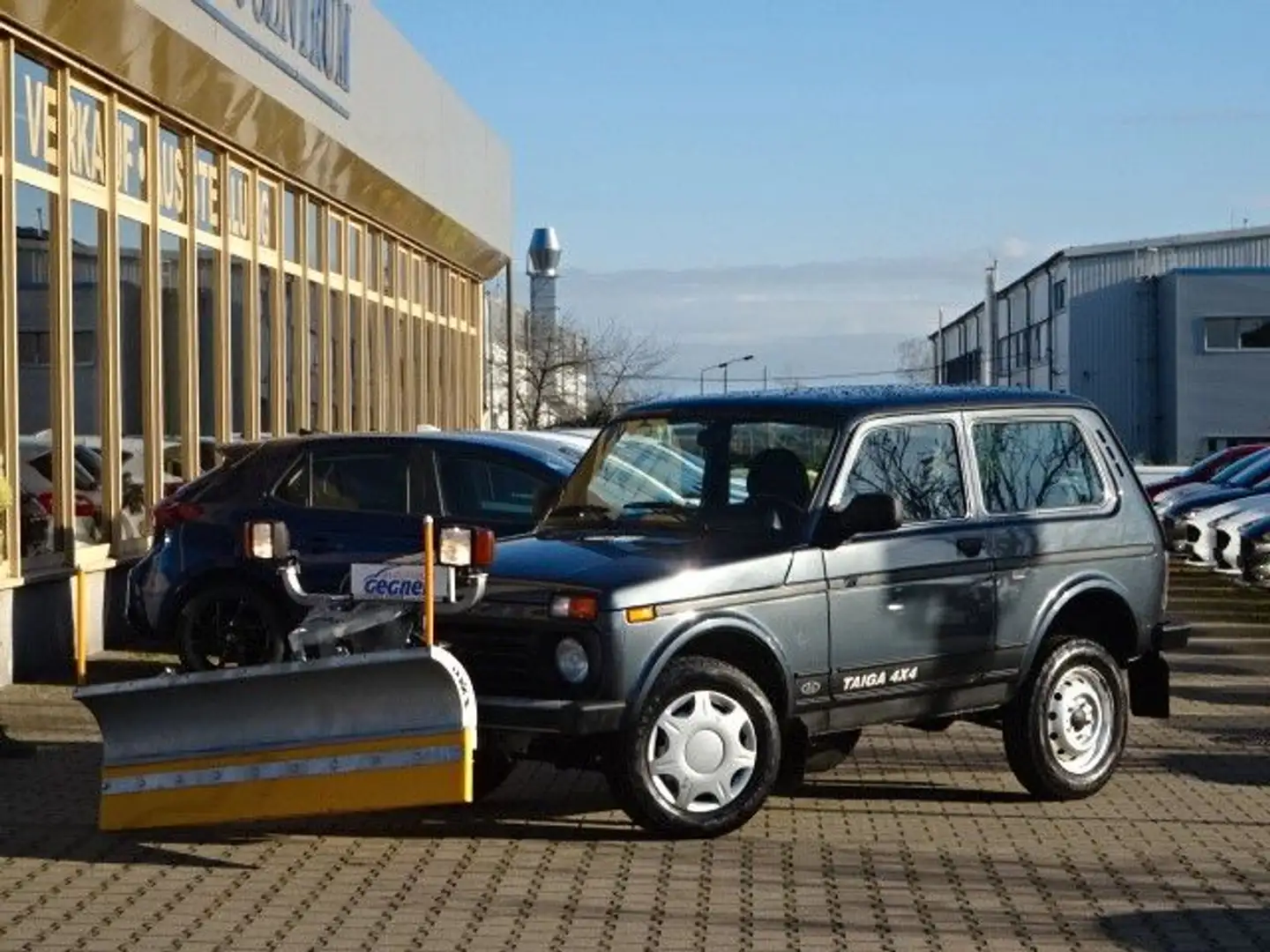 Lada Taiga 4x4 Winterdienst Schiebeschild AHK Gri - 2