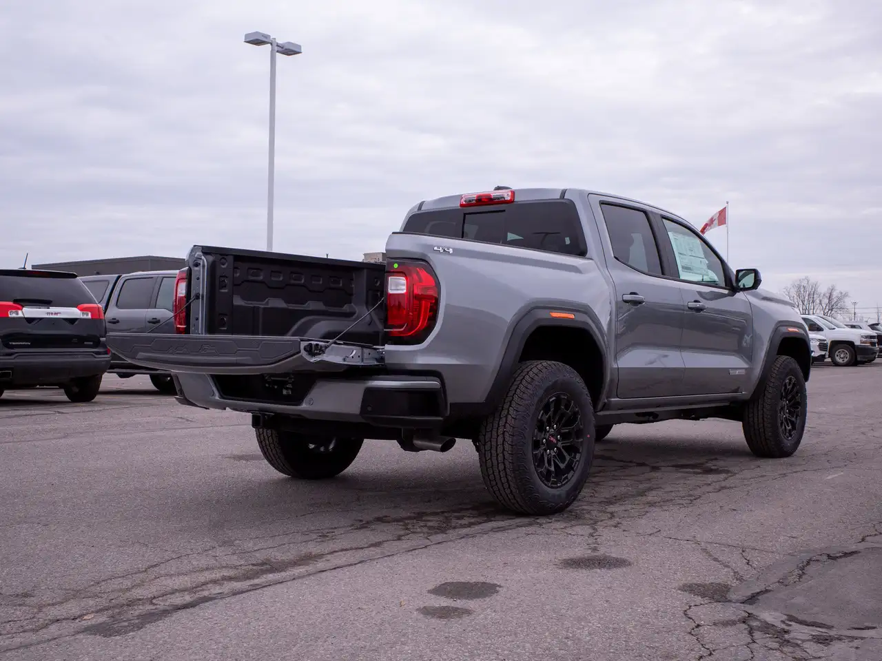 GMC Canyon снимка GMC Canyon