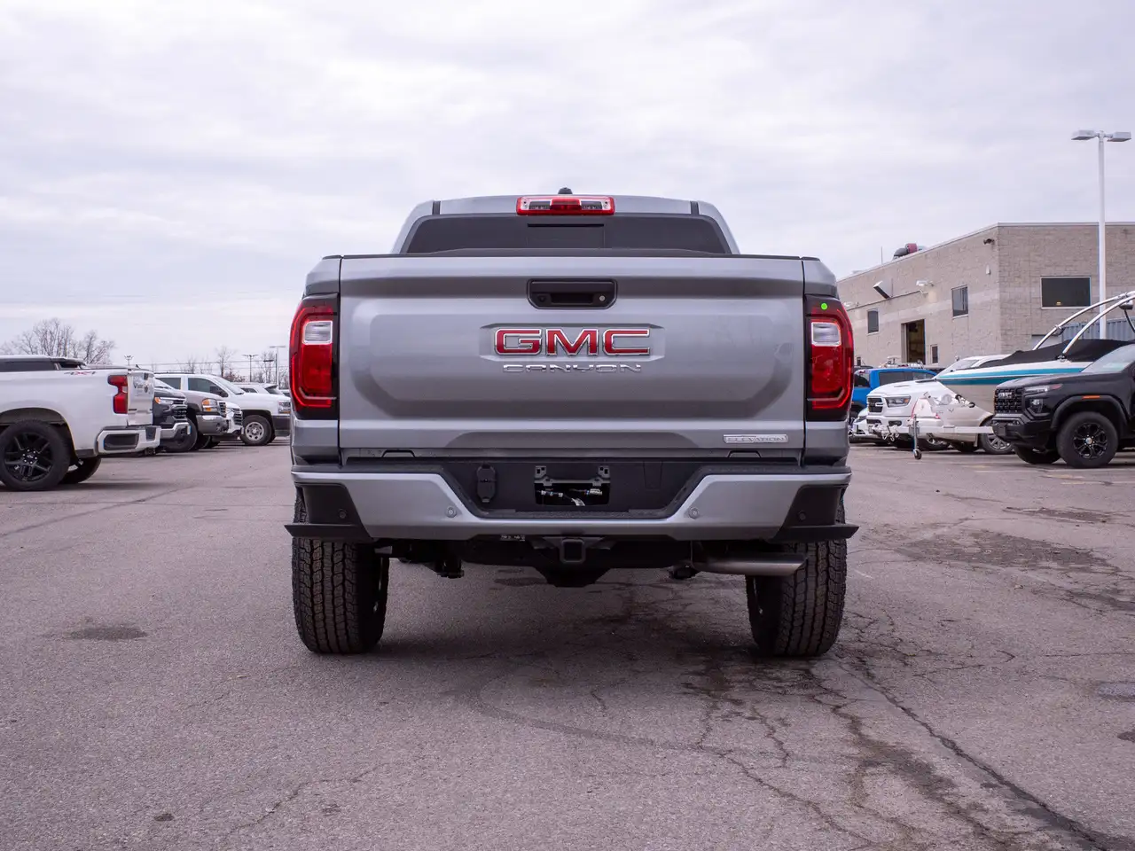 GMC Canyon снимка GMC Canyon