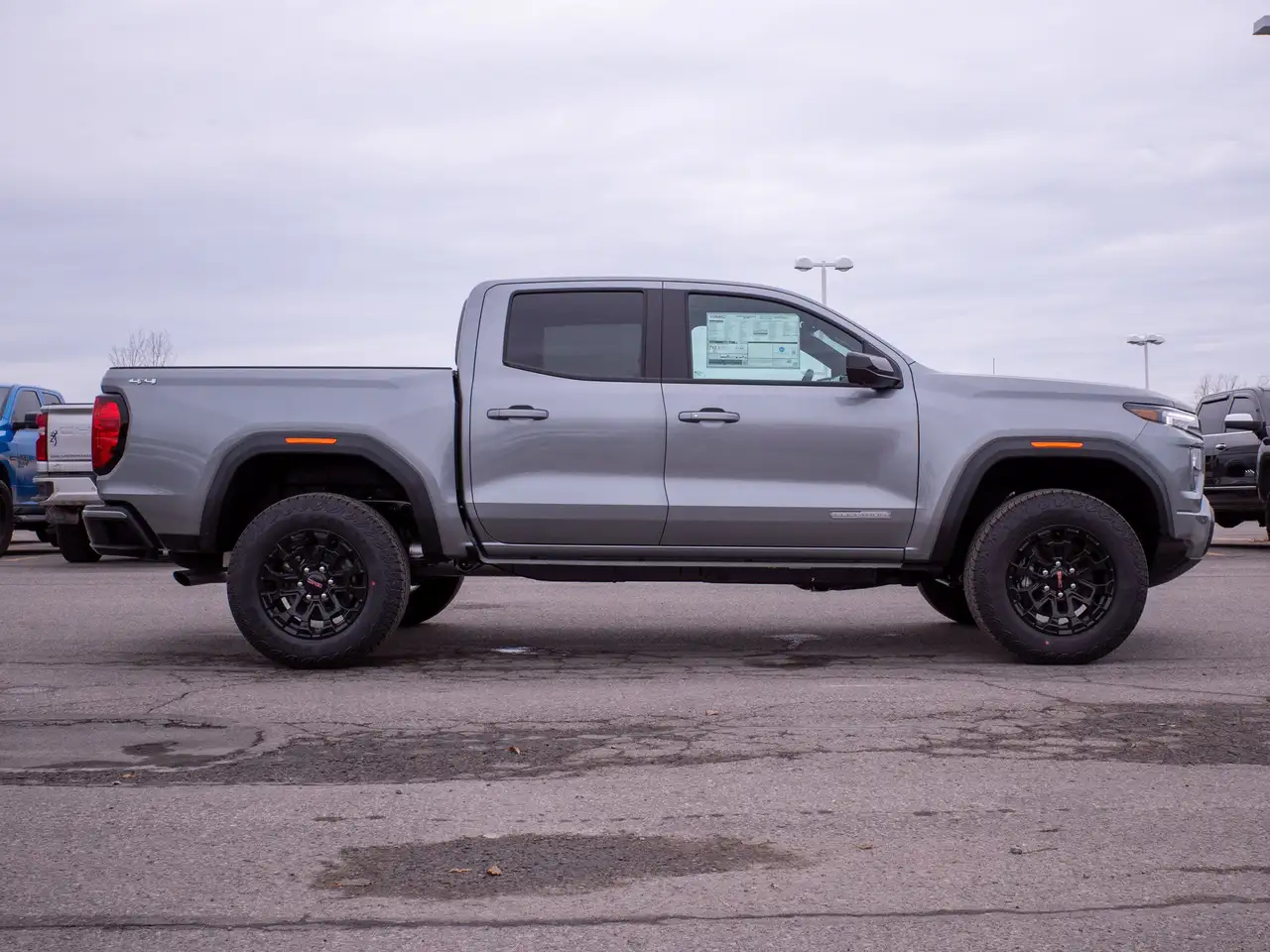 GMC Canyon снимка GMC Canyon