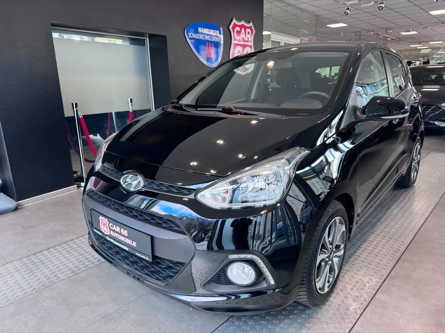 Hyundai i10 Passion Schwarz - 1