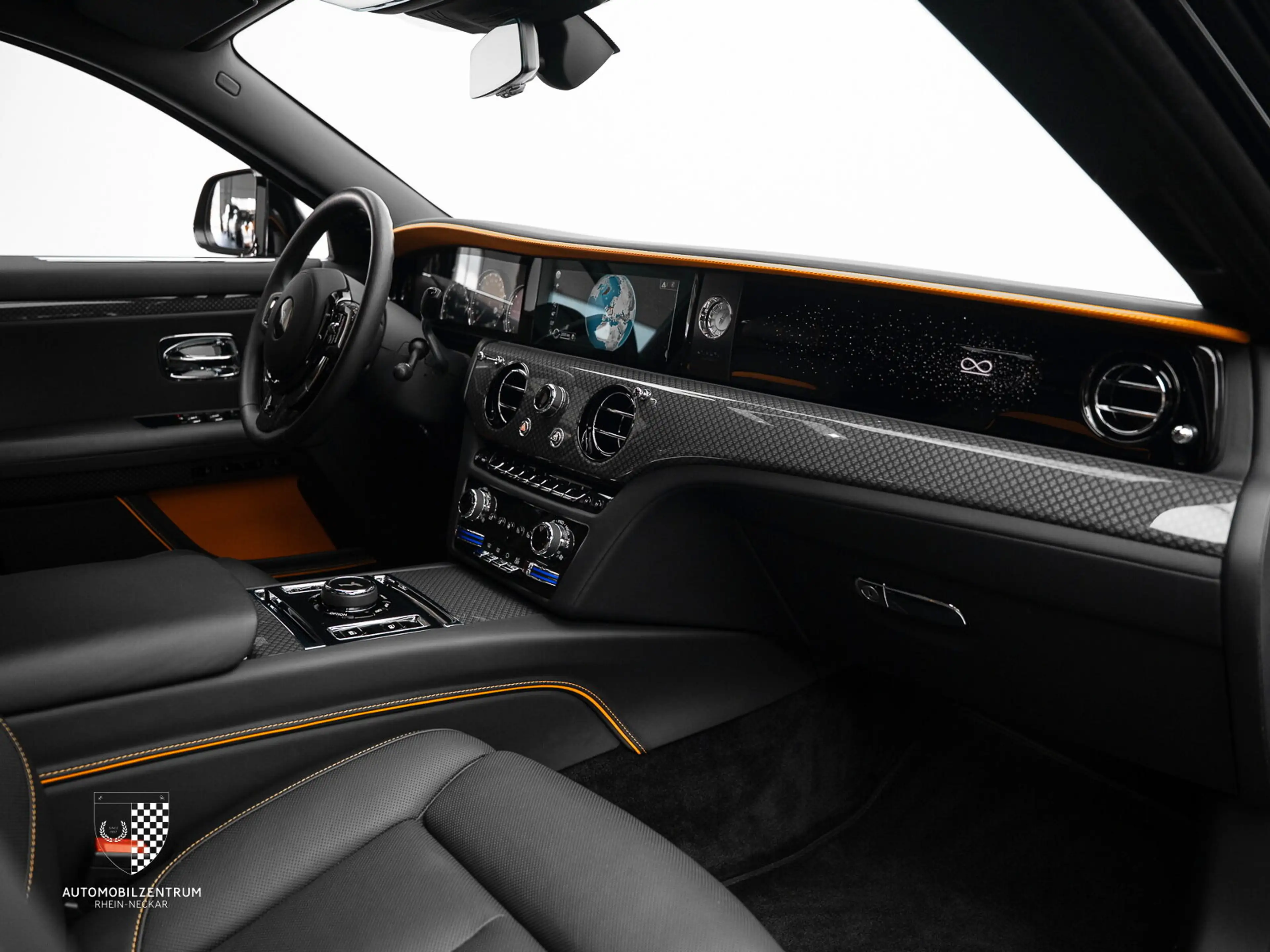 Rolls-Royce Ghost Ghost Black Badge Coachline/Starburst/Bespoke — photo 15
