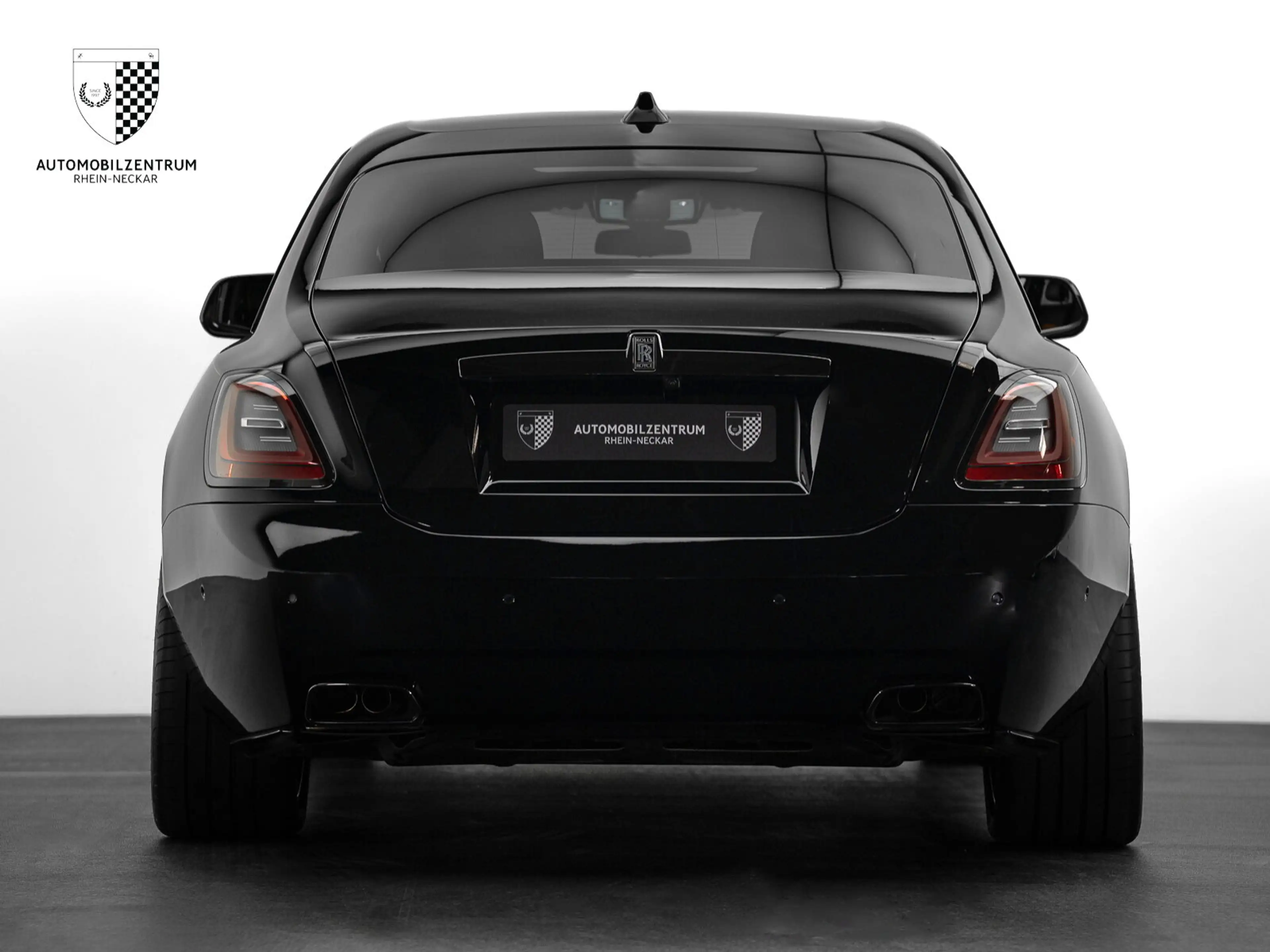 Rolls-Royce Ghost Ghost Black Badge Coachline/Starburst/Bespoke — photo 7