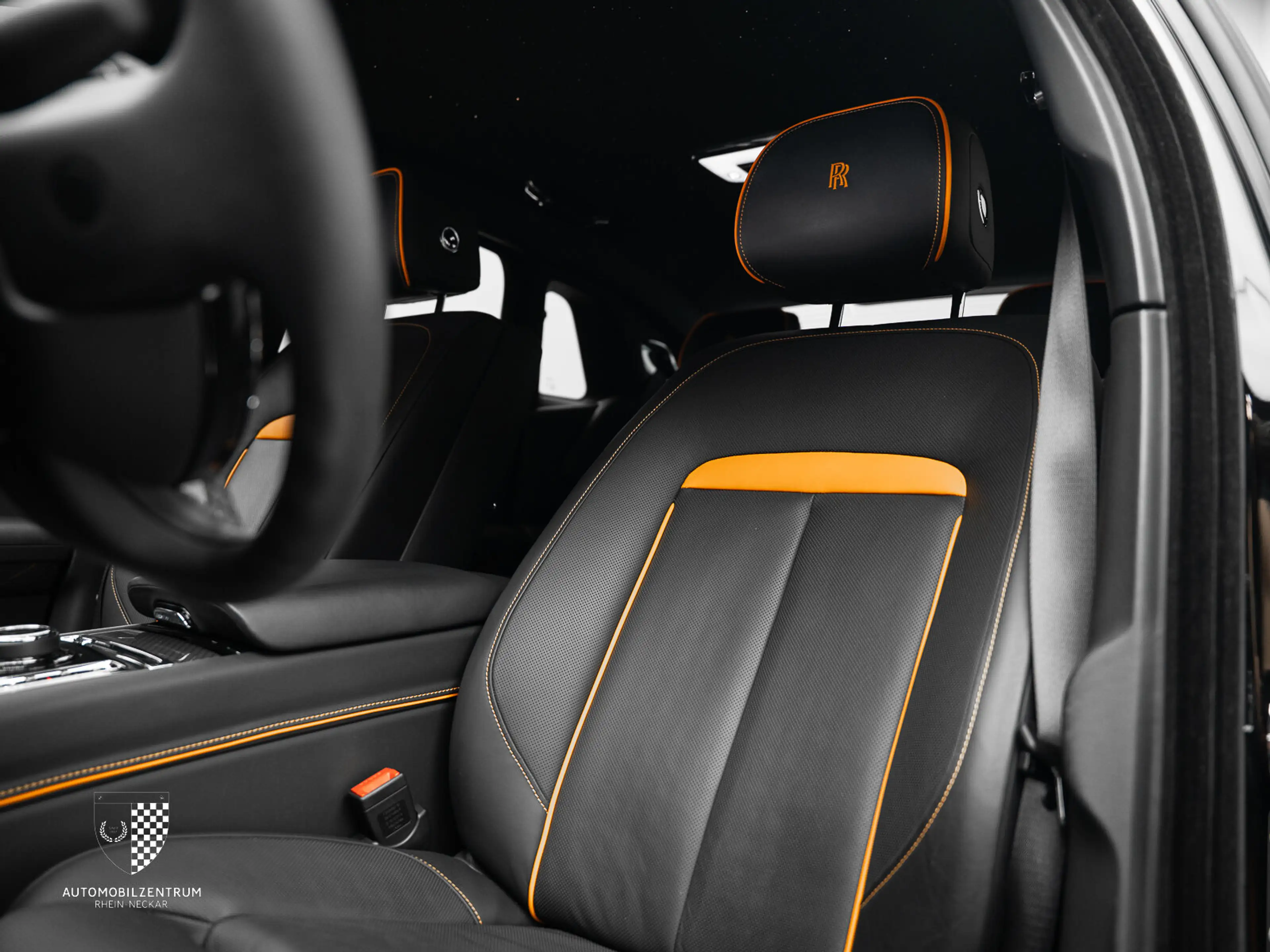 Rolls-Royce Ghost Ghost Black Badge Coachline/Starburst/Bespoke — photo 14