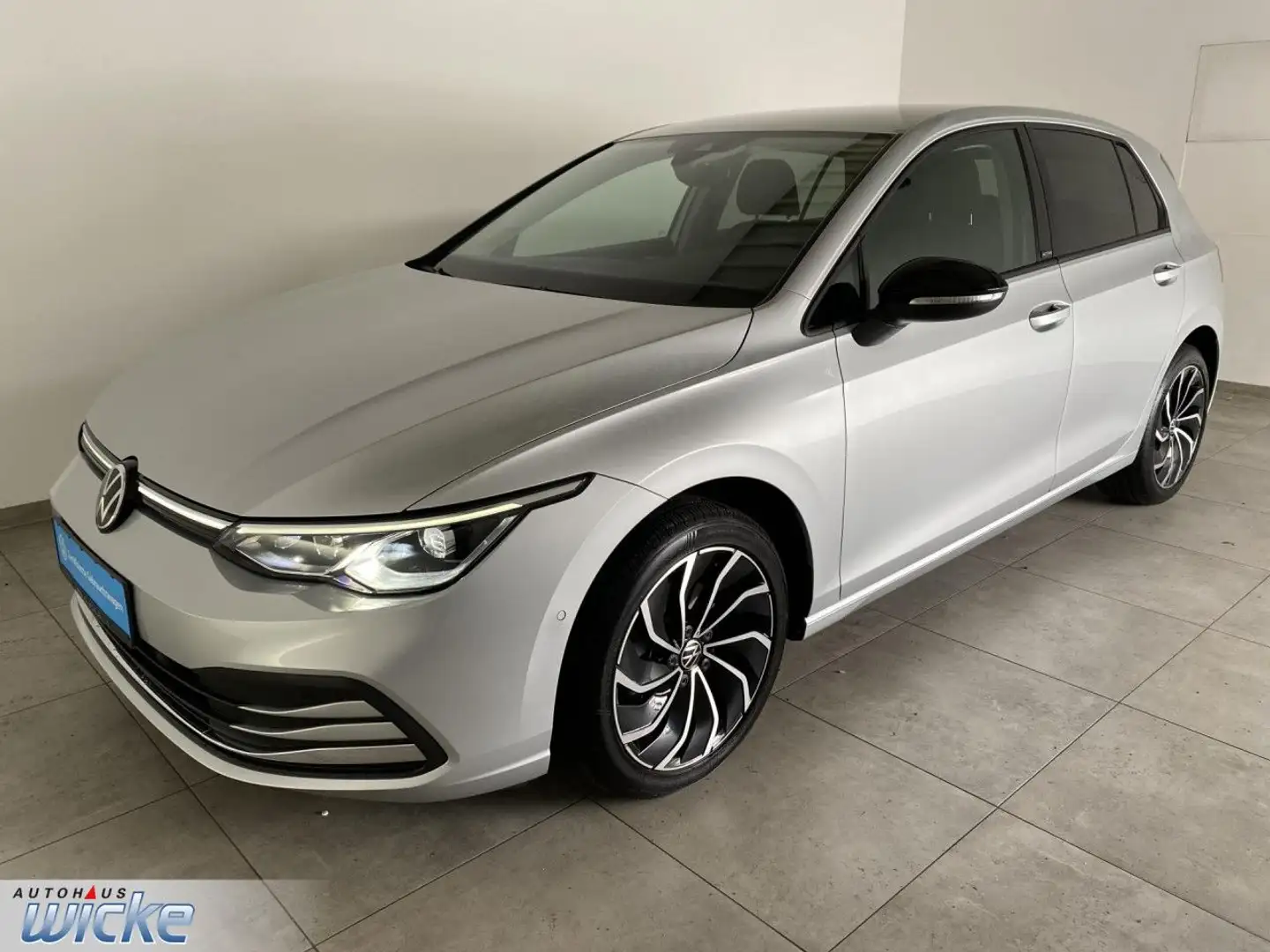 Volkswagen Golf VIII 1.5 TSI Active NAVI KLIMA PDC REAR VIEW Silber - 2
