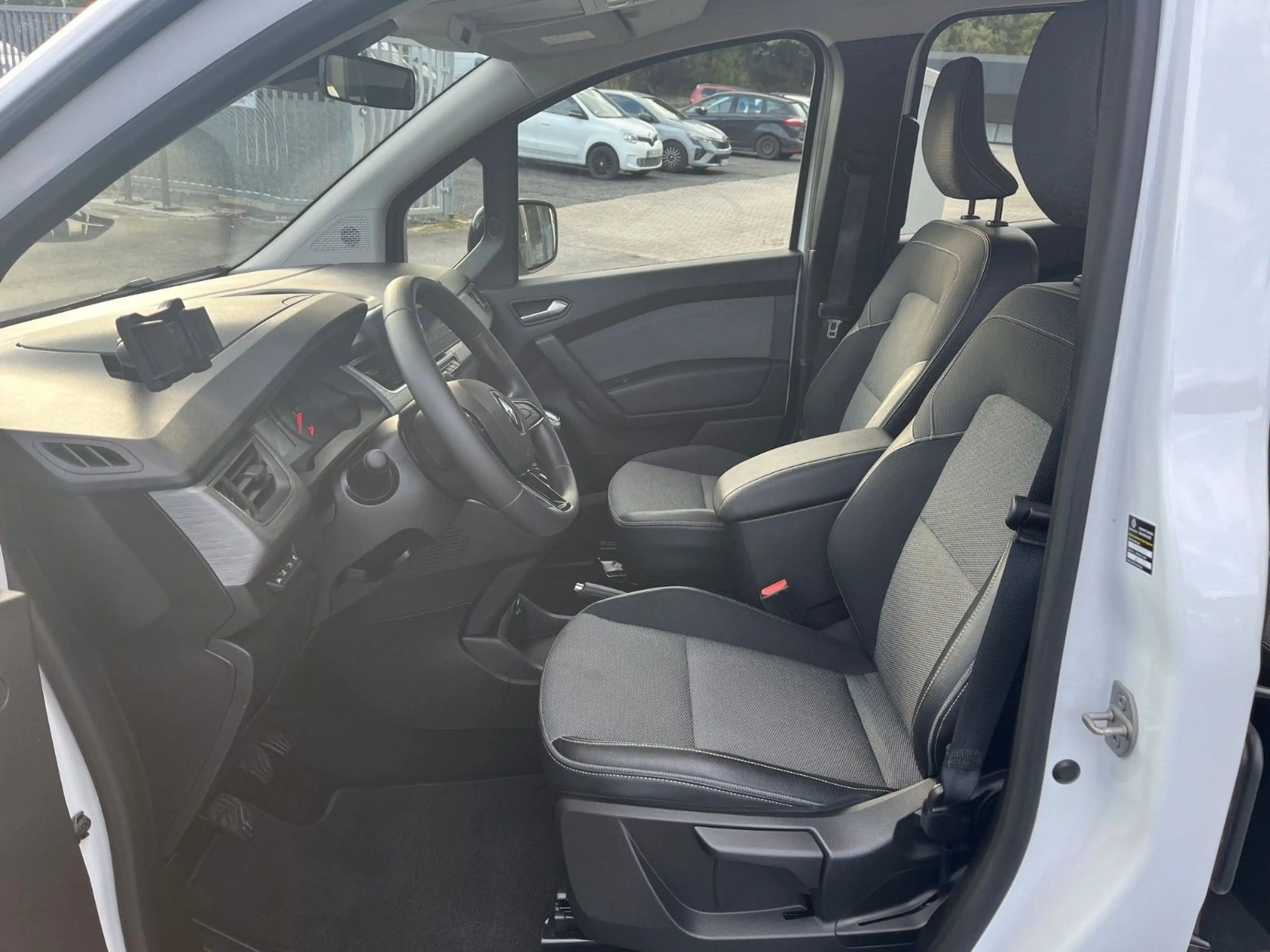 Renault Kangoo Equilibre TCe 130 — photo 15