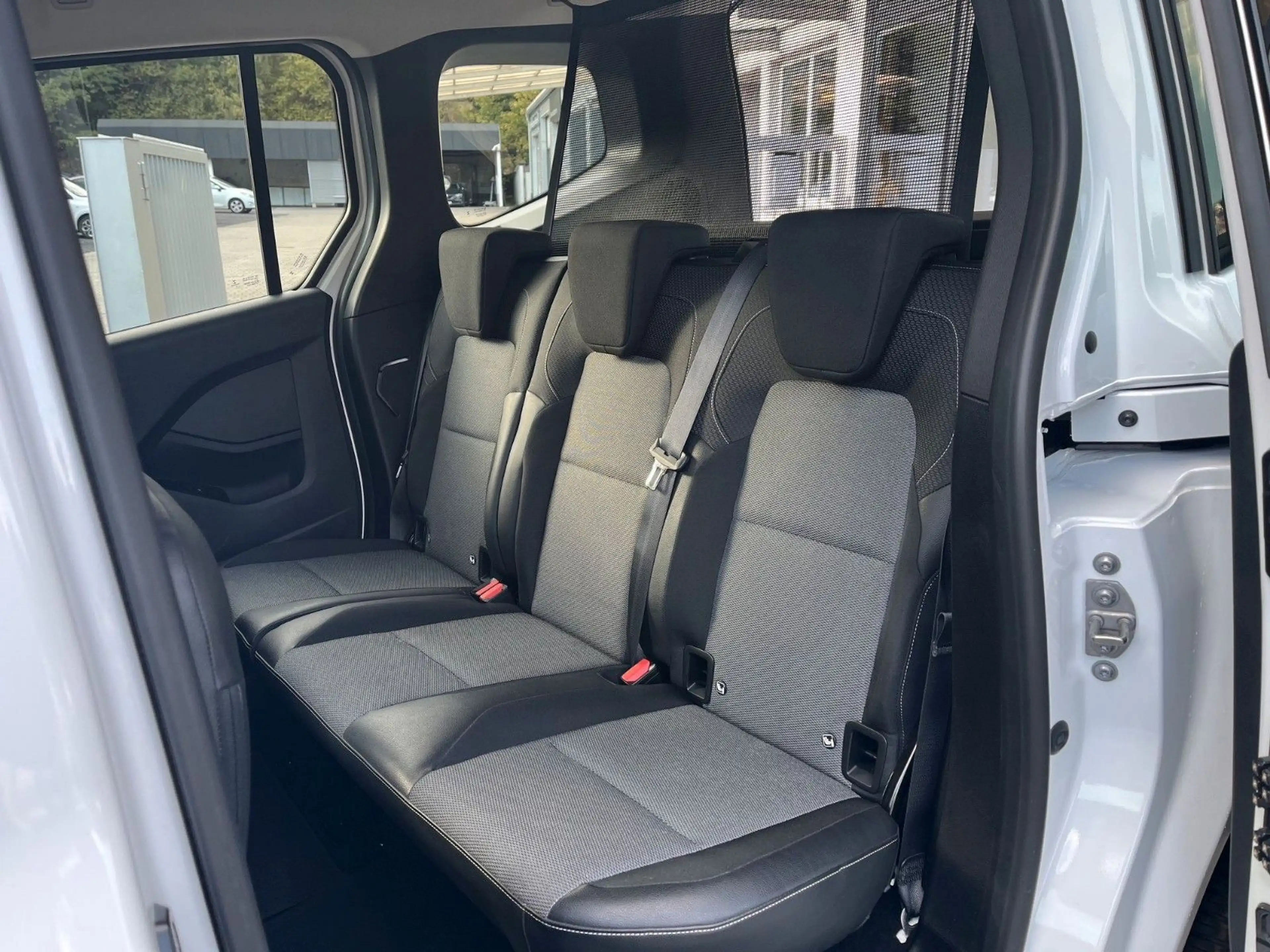Renault Kangoo Equilibre TCe 130 — photo 11