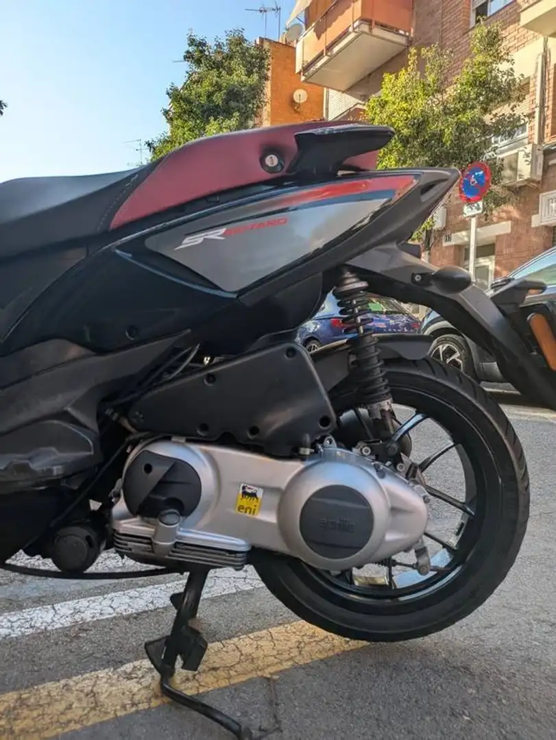 Aprilia SR 125 Negro - 2