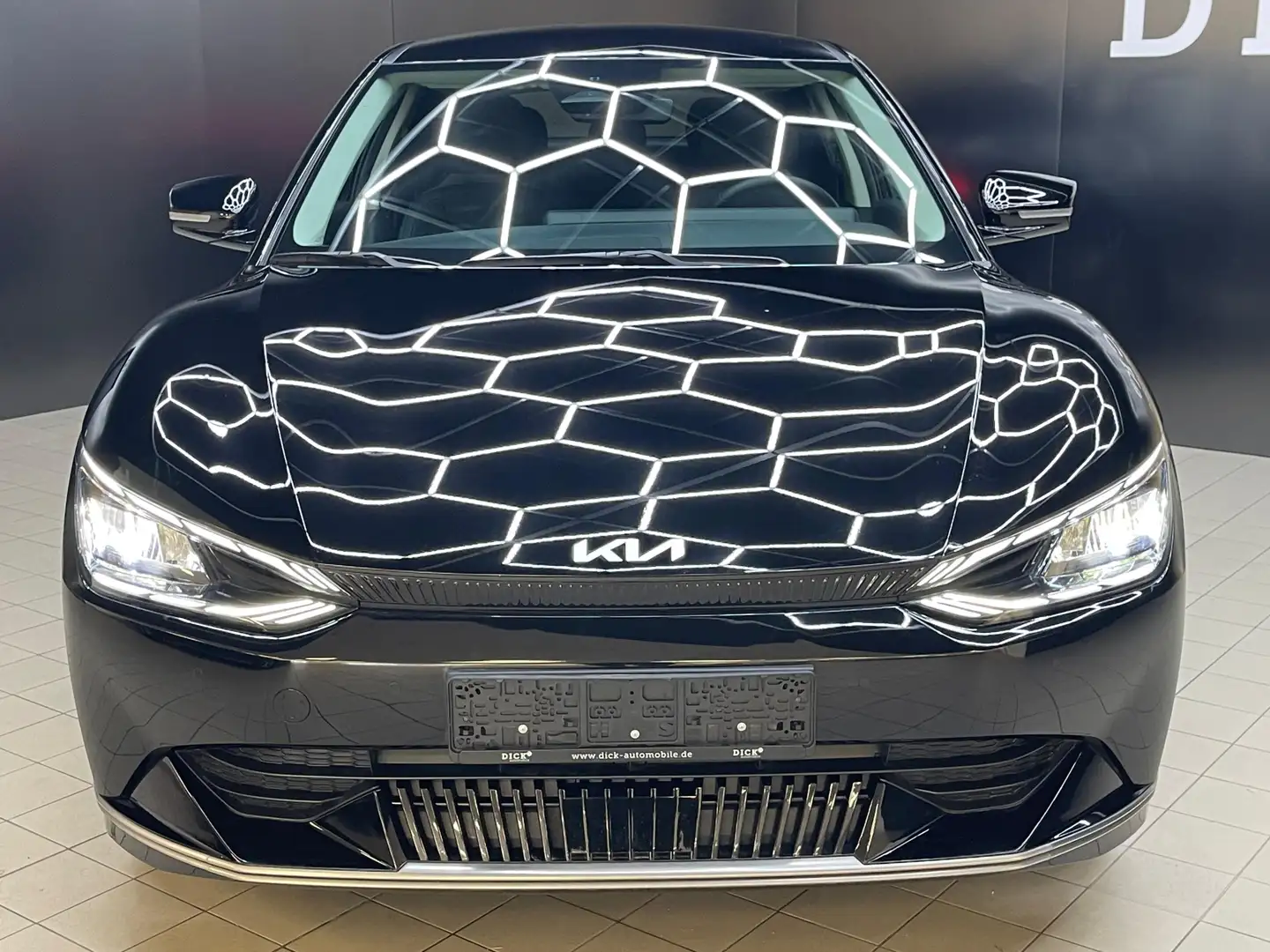 Kia EV6 77,4 KWH LEDER+NAVI+LED+SHZ+ACC+DAB+WP+360° Schwarz - 2